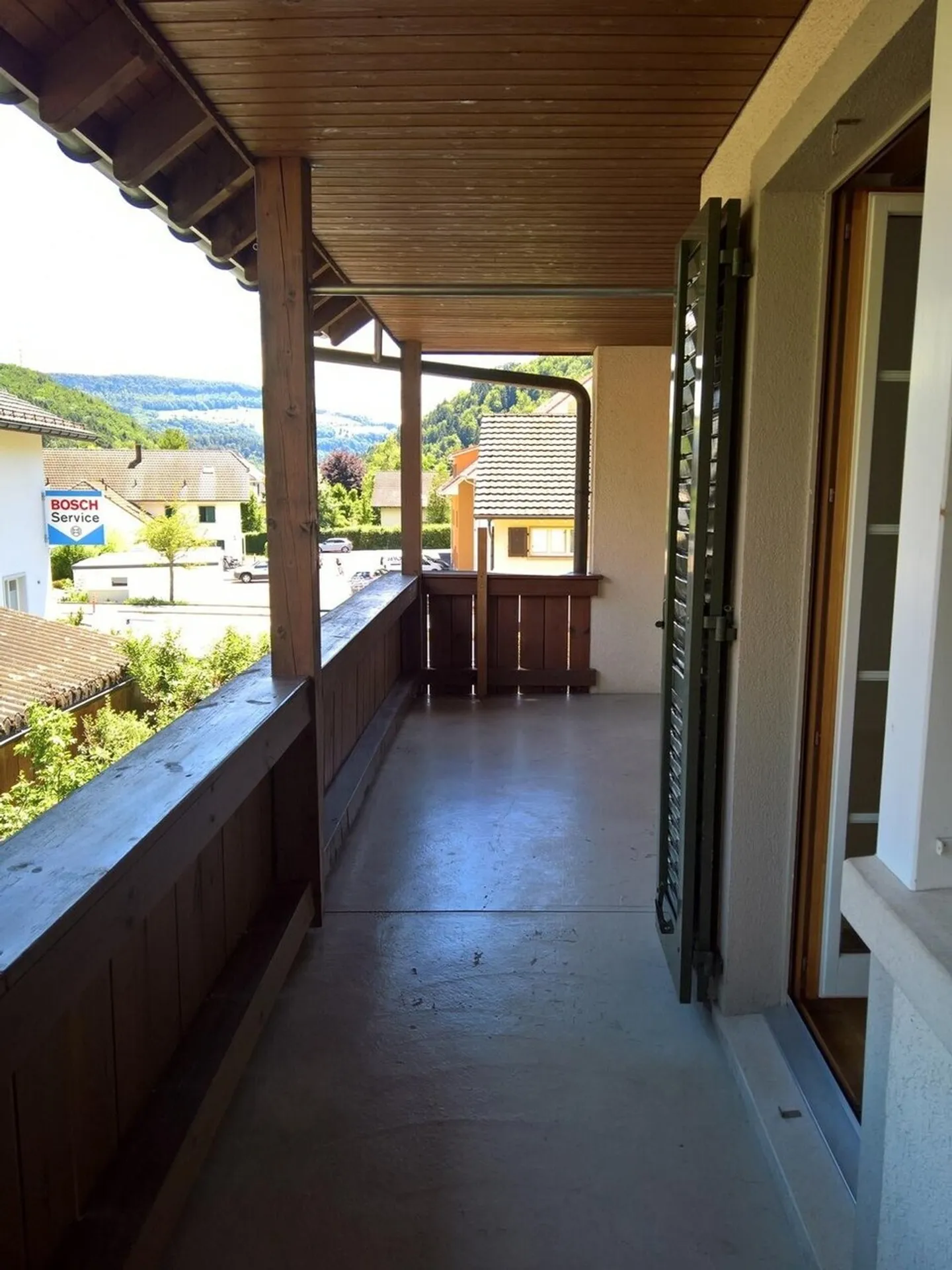 Charming Apartment with Washer - Photo 7 of 9