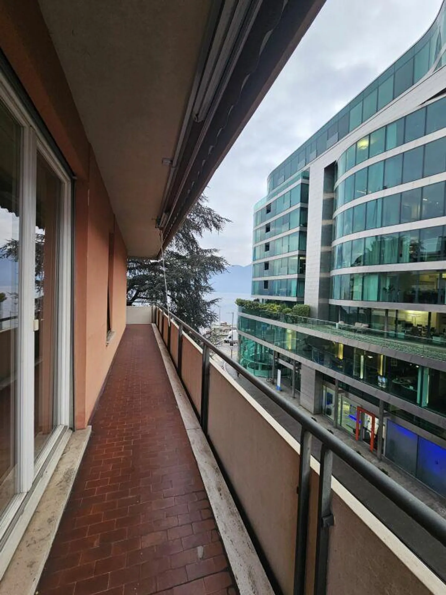 4,5 pièces en face du lac de Lugano - Photo 3 sur 8