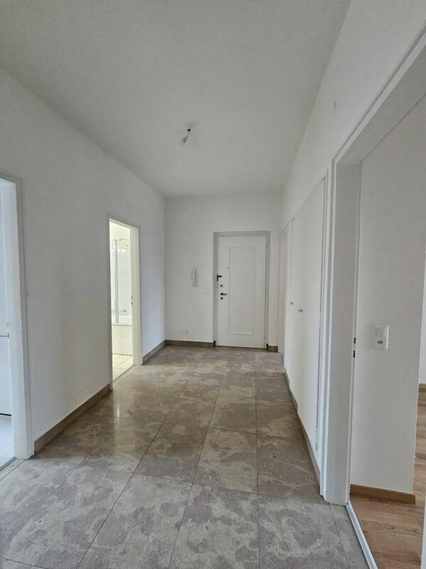 4,5 pièces en face du lac de Lugano - Photo 2 sur 8