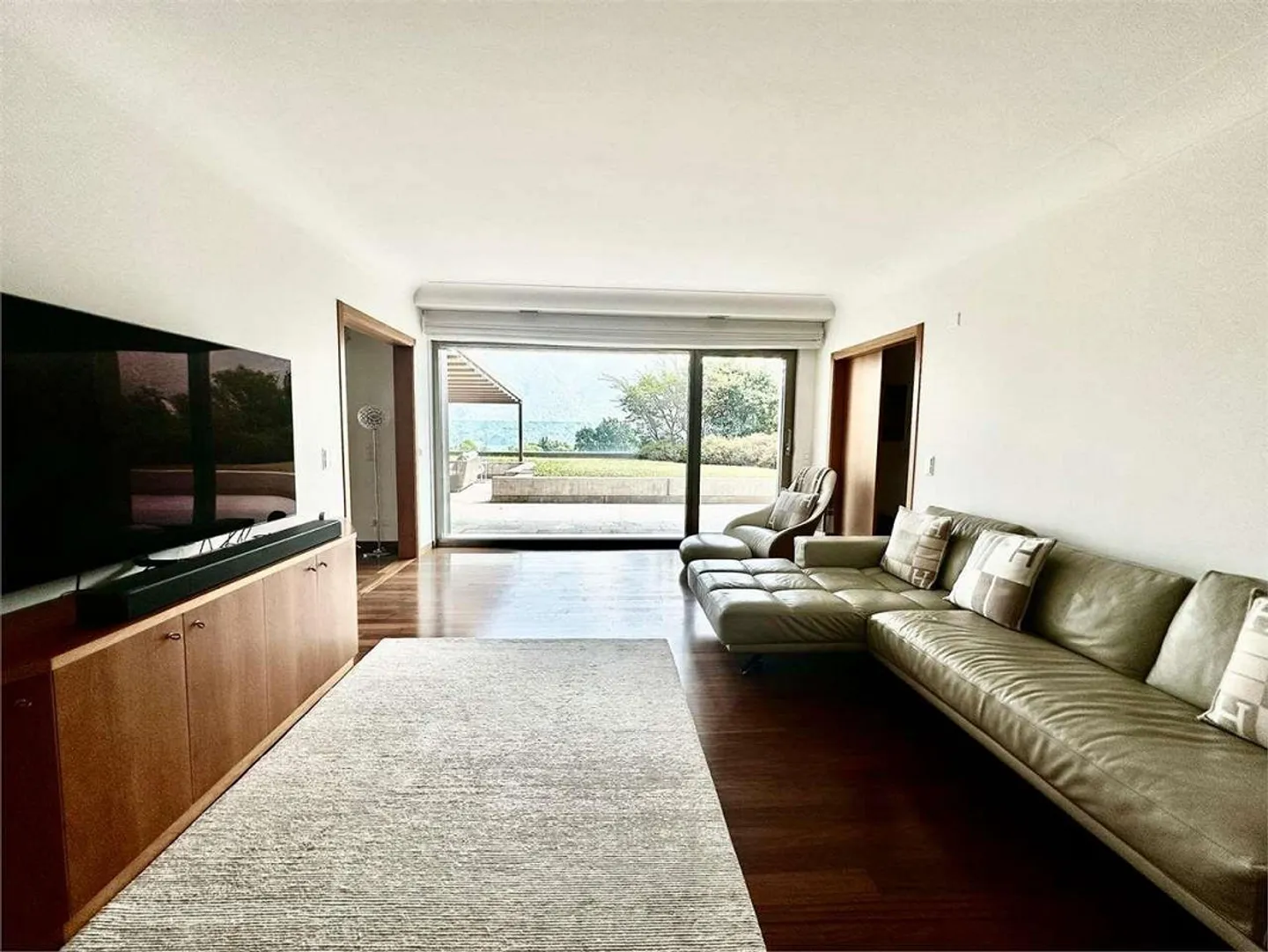 sought-after/spacious apartment - Photo 10 of 13