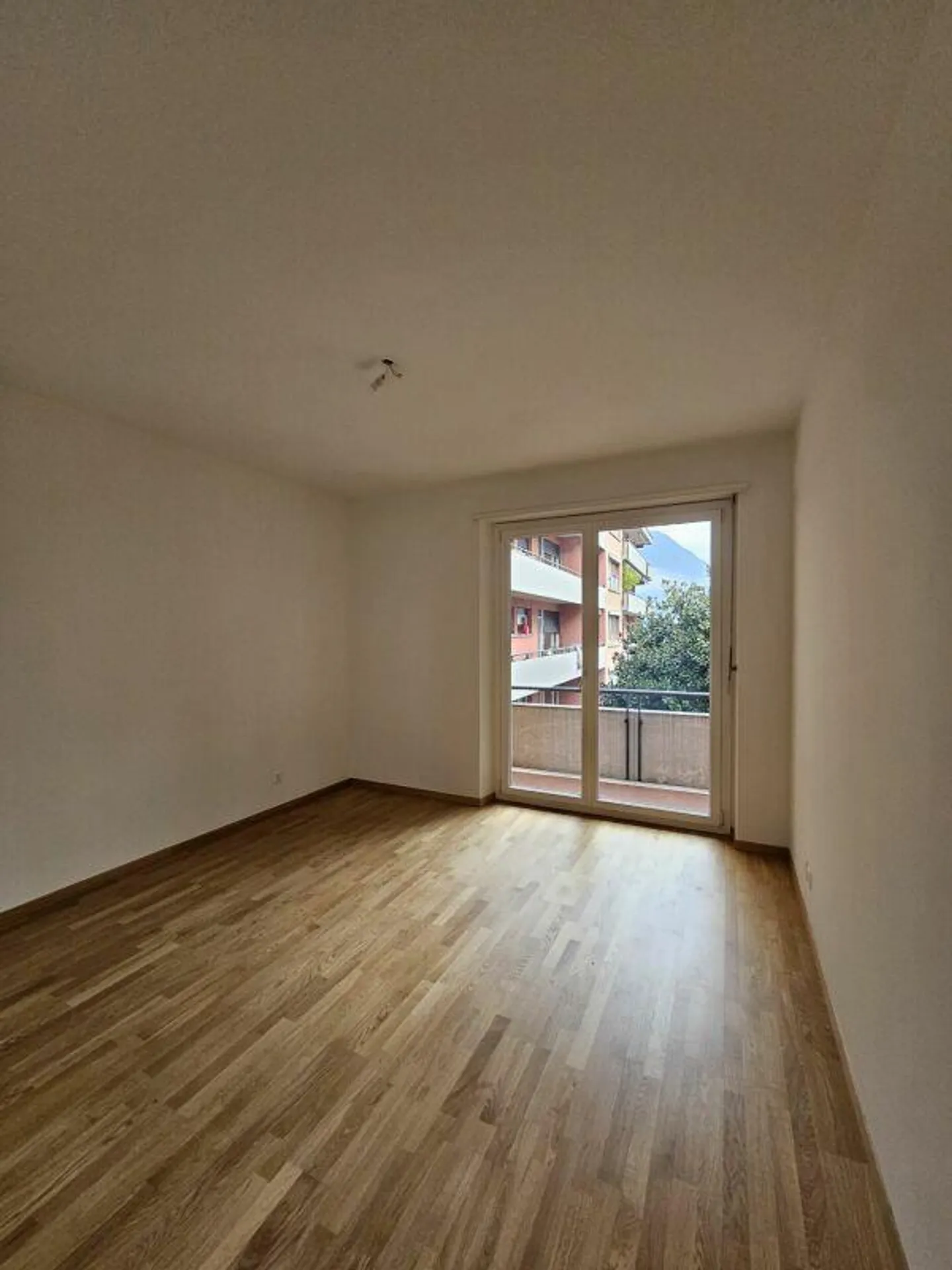 4,5 pièces en face du lac de Lugano - Photo 7 sur 8