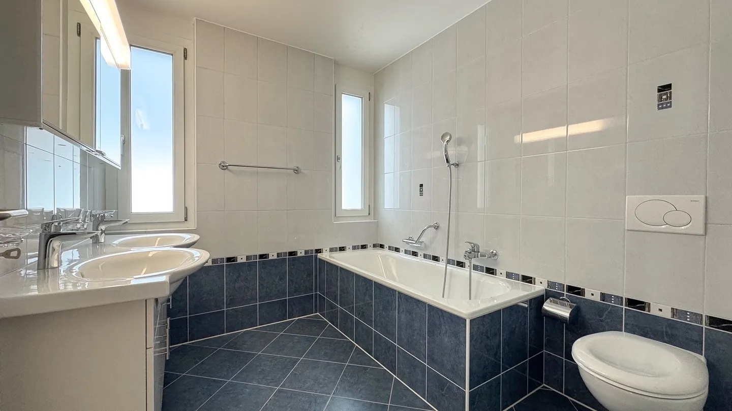 Modernes Apartment mit Balkon - Foto 7 von 9