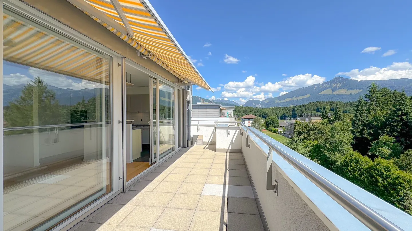 Modernes Apartment mit Balkon - Foto 9 von 9