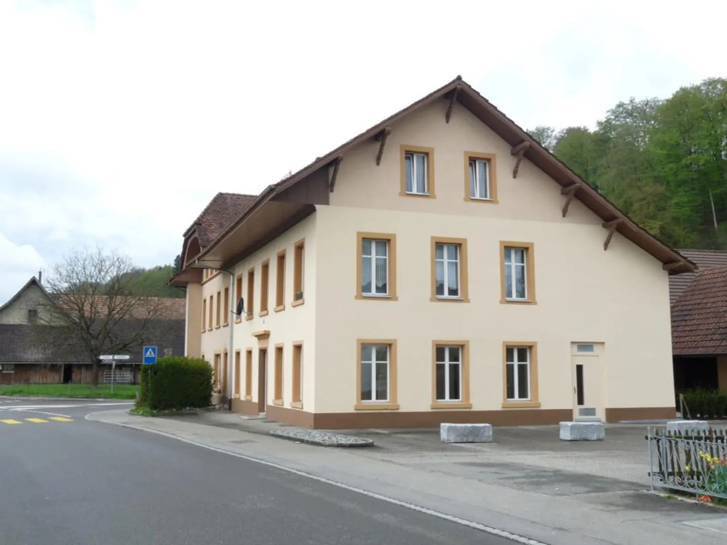 Praktische Kleinwohnung mitten in Staffelbach - Foto 1 von 5