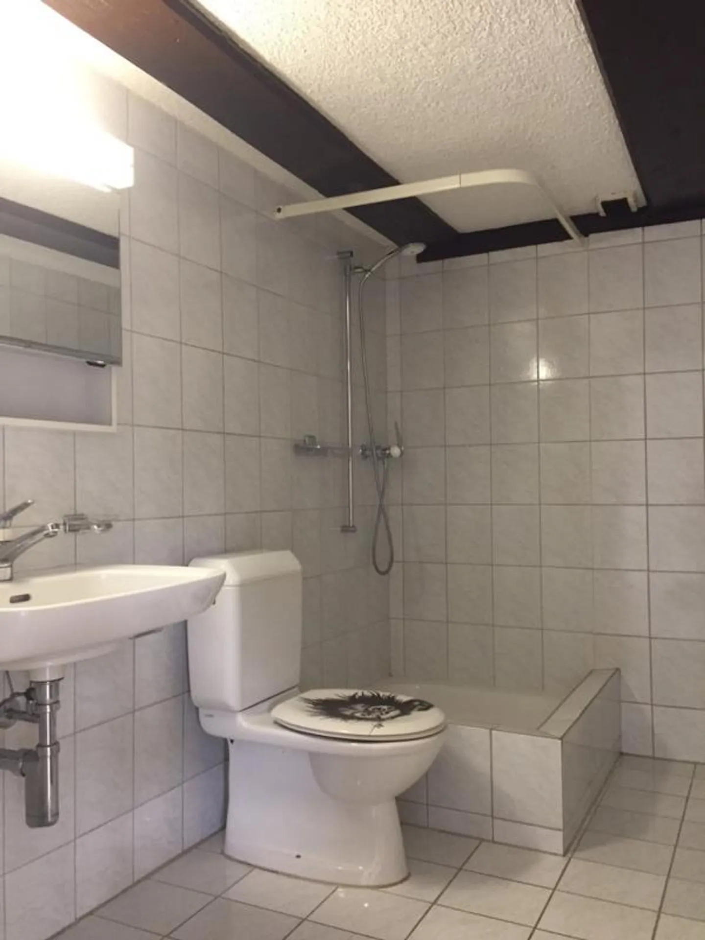 Praktische Kleinwohnung mitten in Staffelbach - Foto 3 von 5
