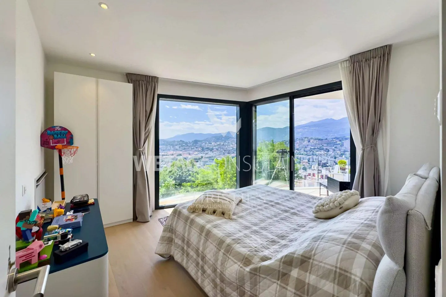 Lugano-Viganello: villa moderna con vista mozzafiato sul lago di Lugano... - Foto 9 di 13