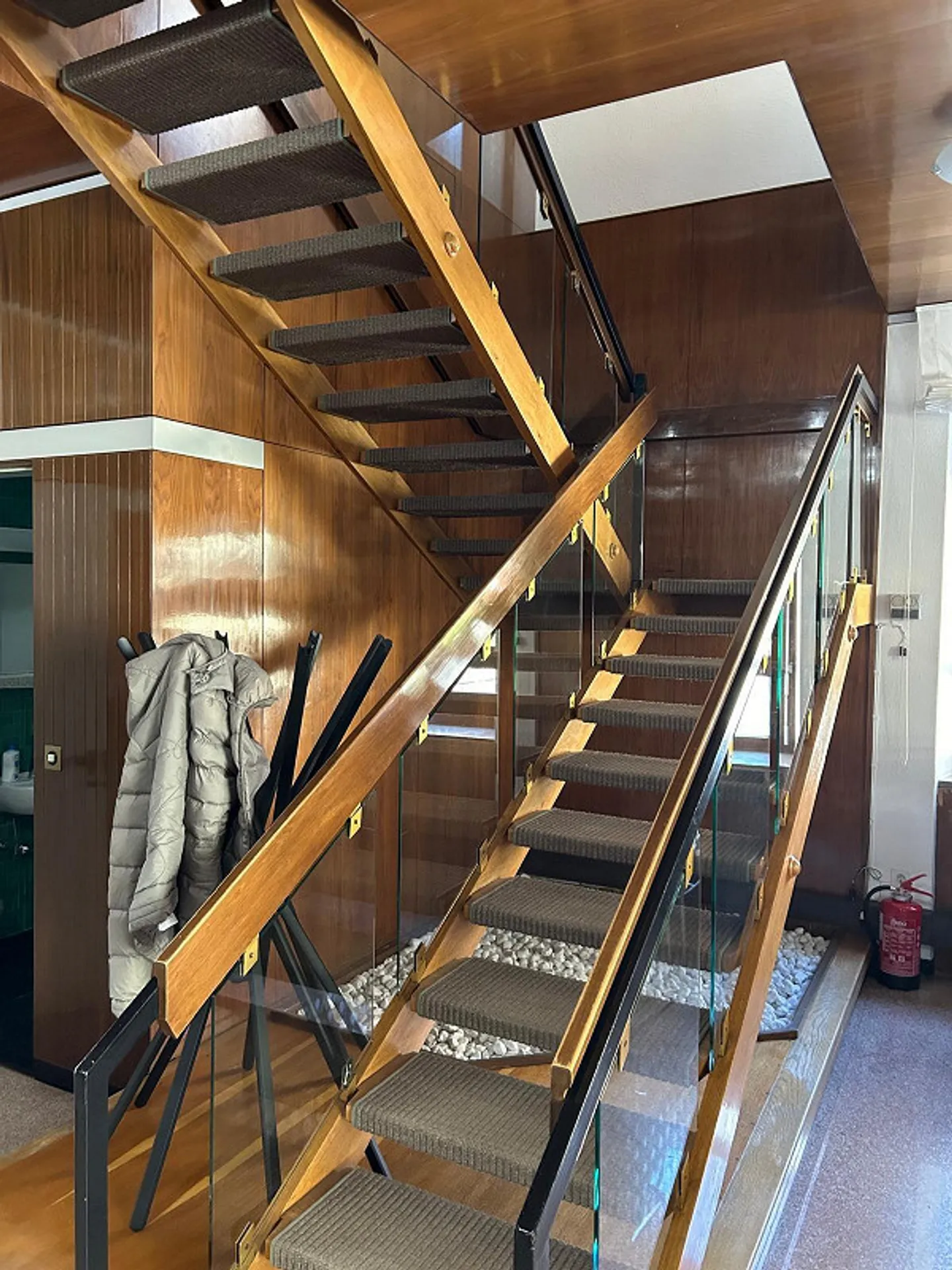 ELEGANTI UFFICI ARREDATI CON POSTEGGI INCLUSI A MENDRISIO - Foto 3 di 12