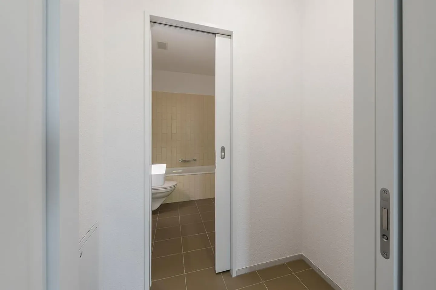 Maison de ville moderne - Photo 5 sur 11