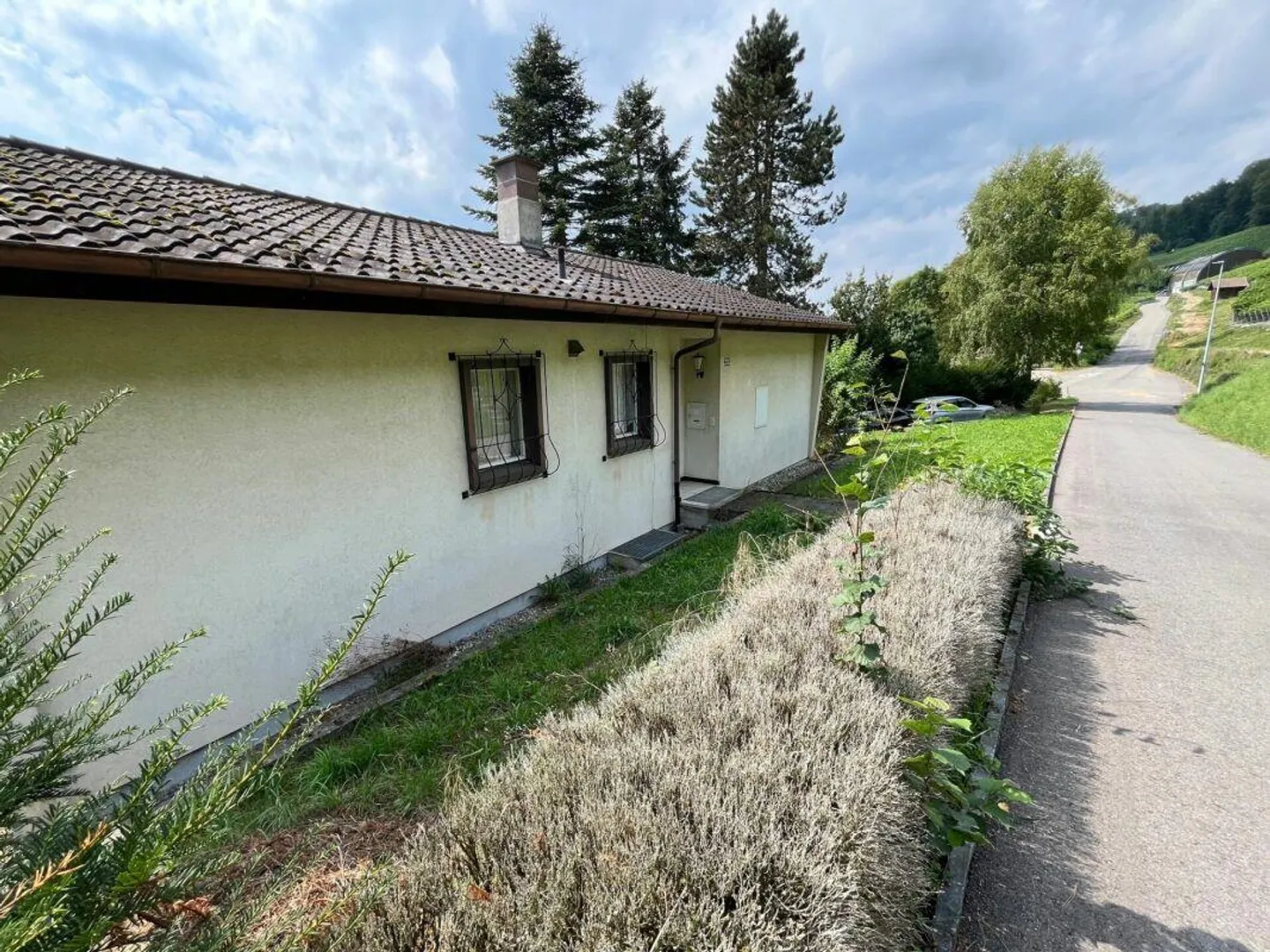 Freistehendes 5.5-Zimmer-Einfamilienhaus mit angebautem Schopf - Foto 9 von 12