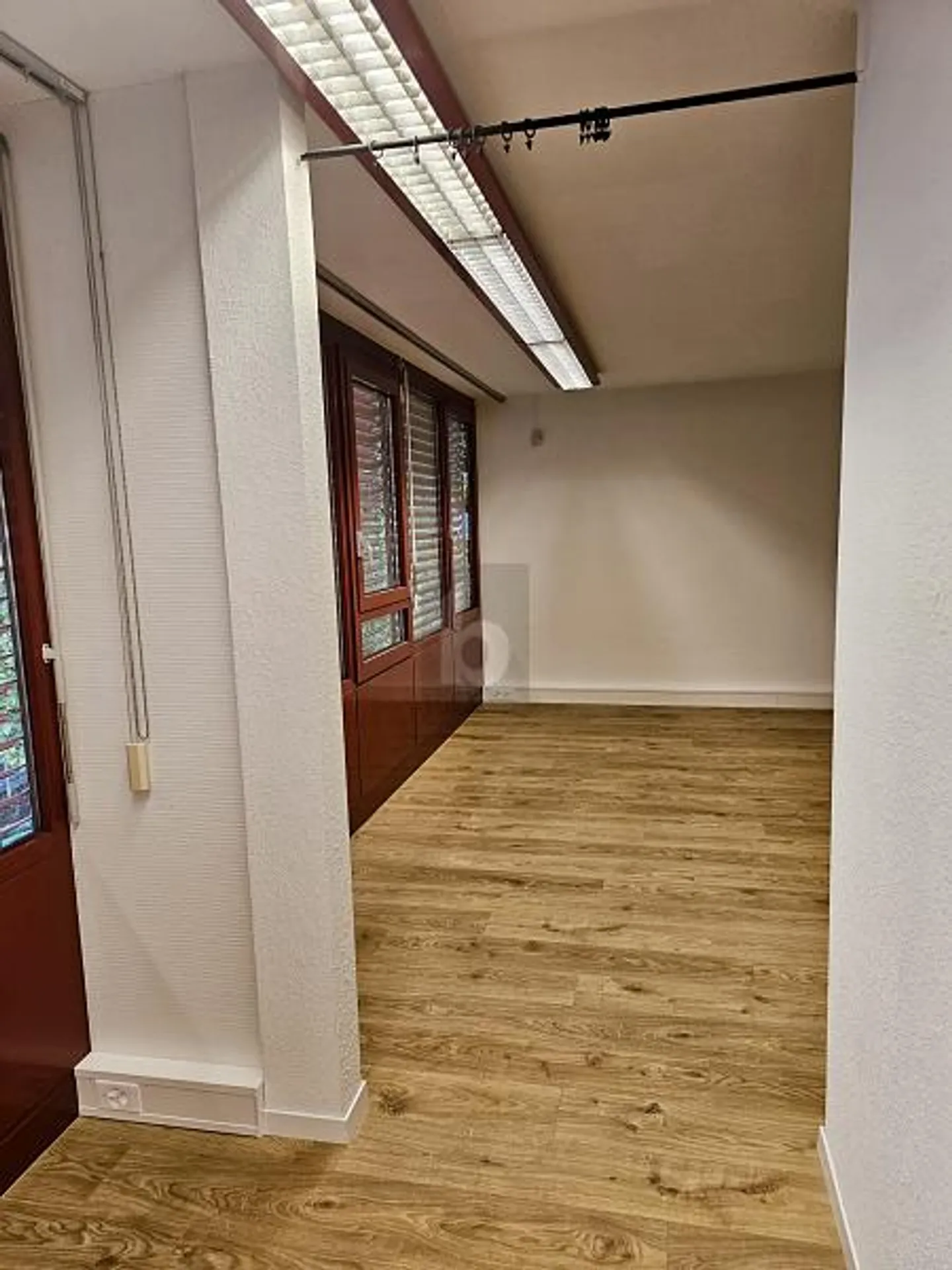 Office space for rent - Photo 3 of 6