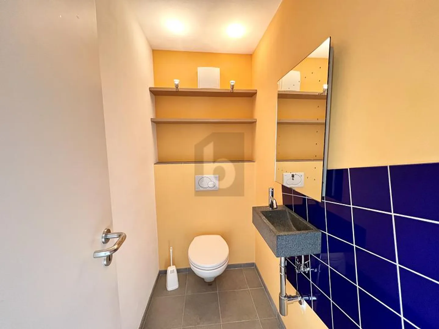 Office space for rent - Photo 5 of 6