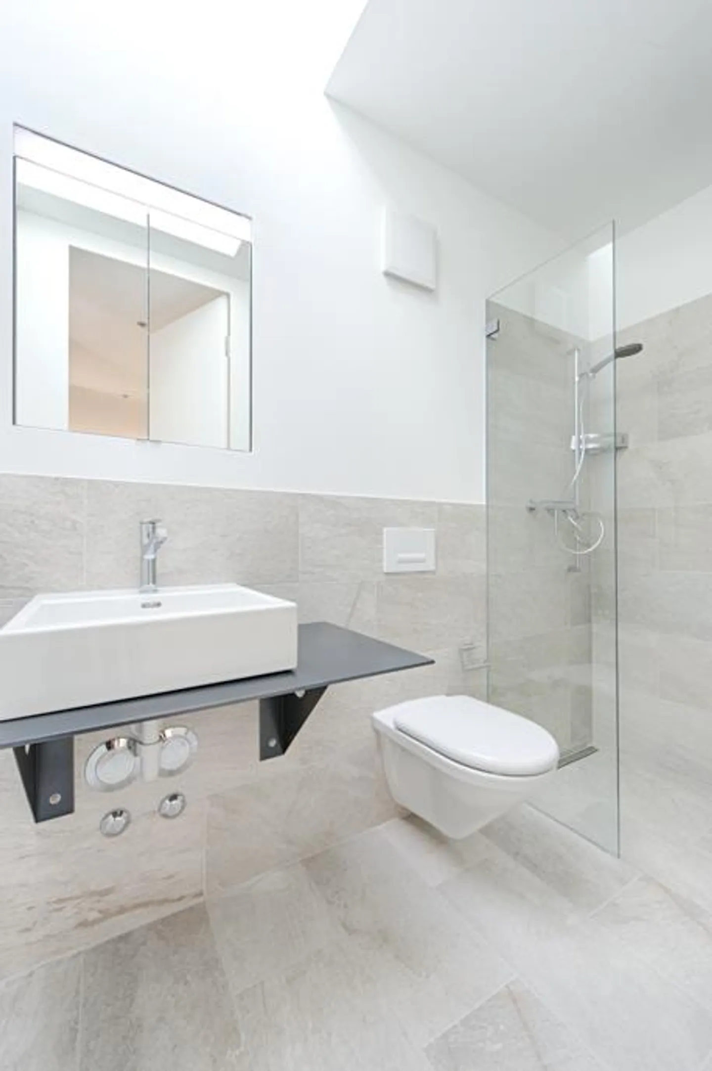 Light-flooded penthouse apartment with a wide view - Photo 5 of 12