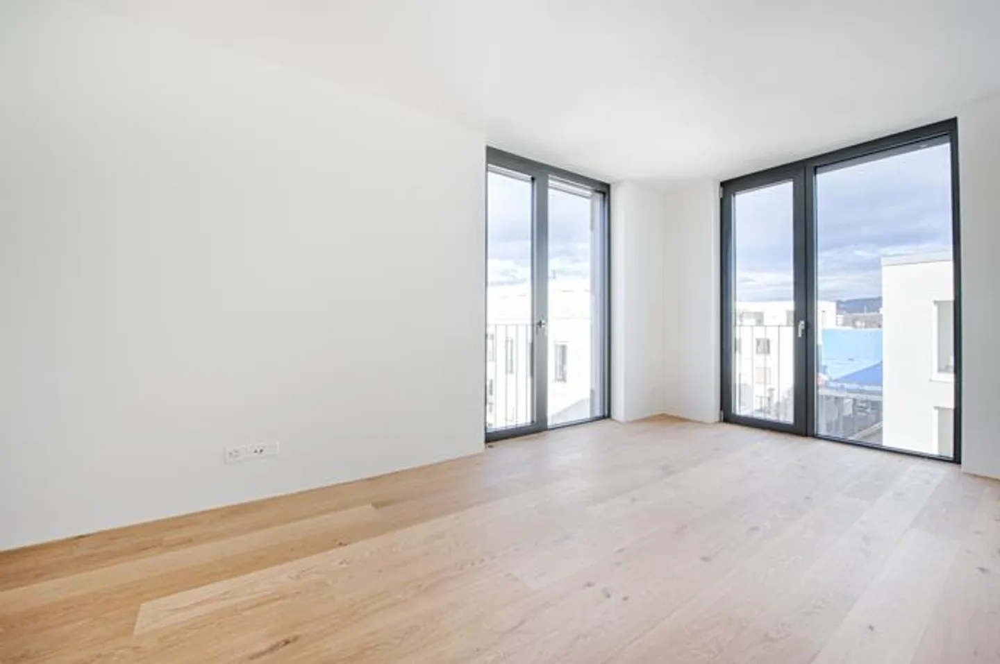 Light-flooded penthouse apartment with a wide view - Photo 7 of 12