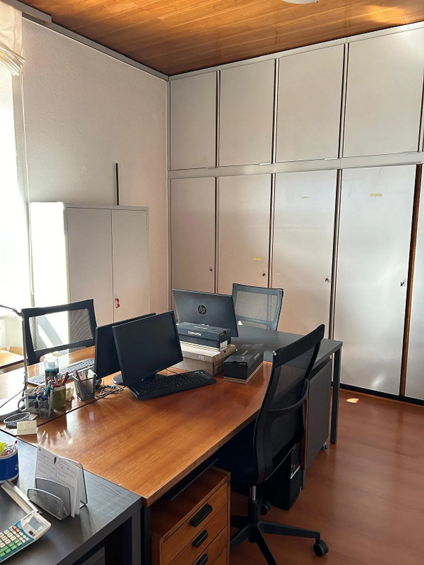 ELEGANTI UFFICI ARREDATI CON POSTEGGI INCLUSI A MENDRISIO - Foto 7 di 12