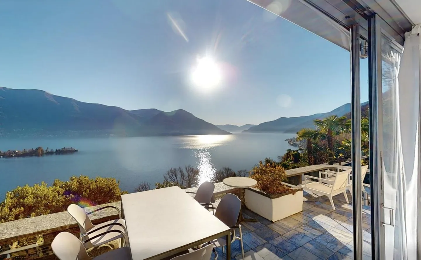Villa Stupenda con Vista Lago - Foto 1 di 30