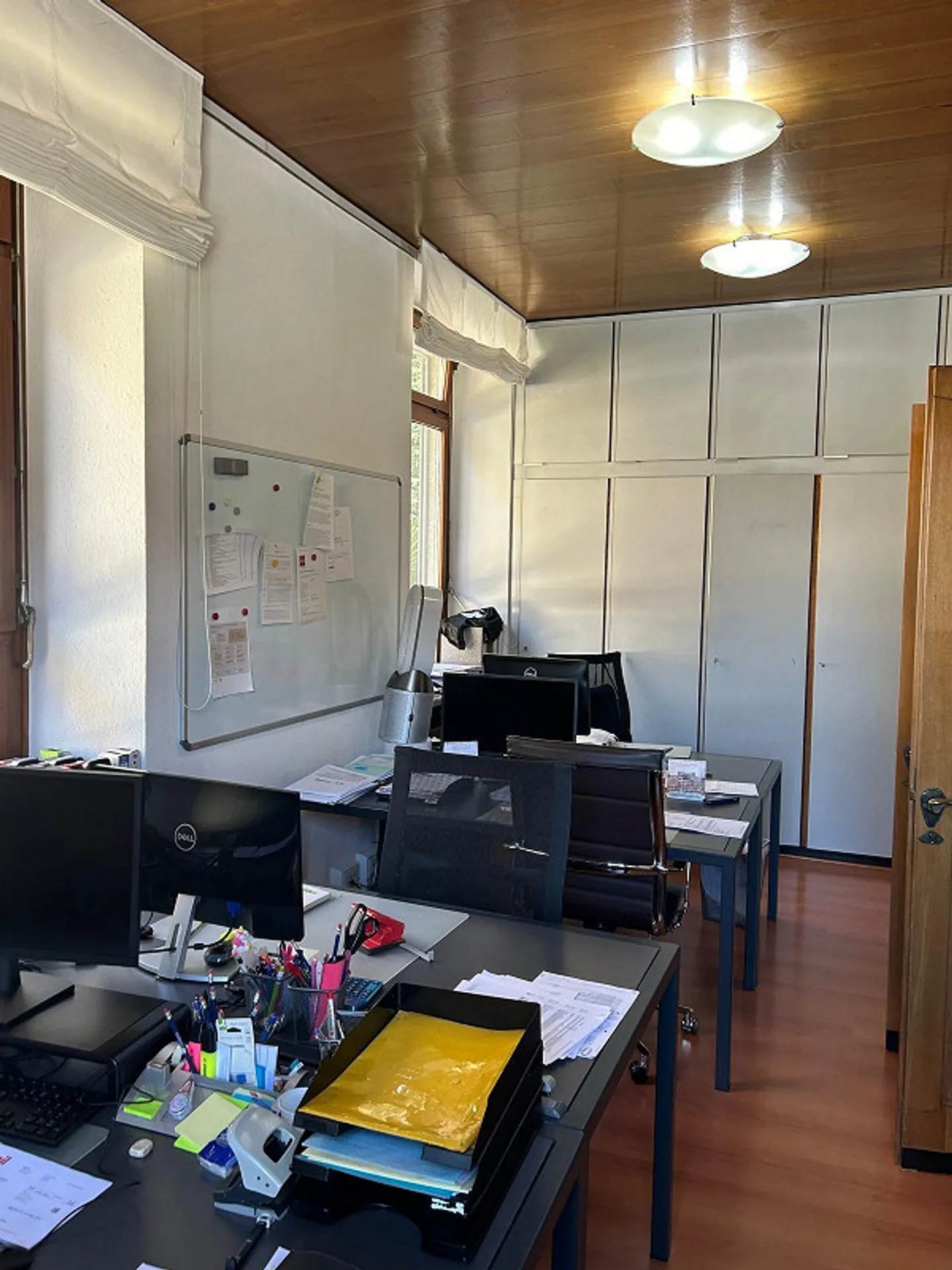 ELEGANTI UFFICI ARREDATI CON POSTEGGI INCLUSI A MENDRISIO - Foto 11 di 12