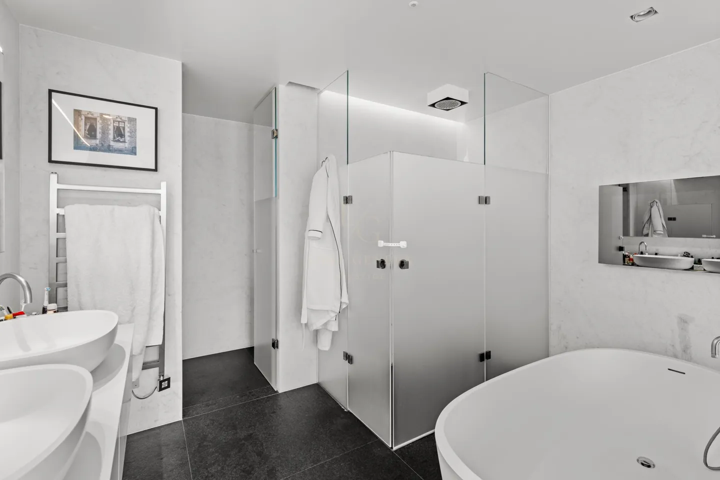 Luxury Apartment in Geneva - Photo 9 of 14