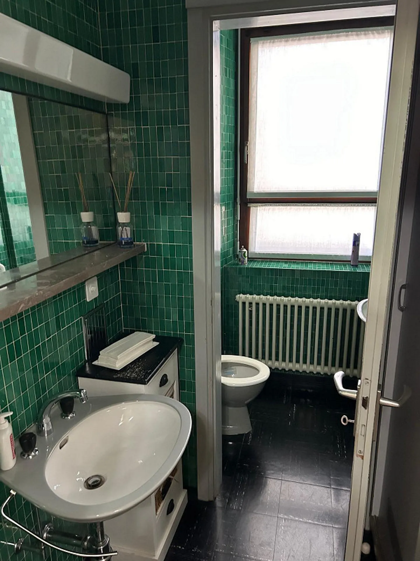 ELEGANTI UFFICI ARREDATI CON POSTEGGI INCLUSI A MENDRISIO - Foto 12 di 12