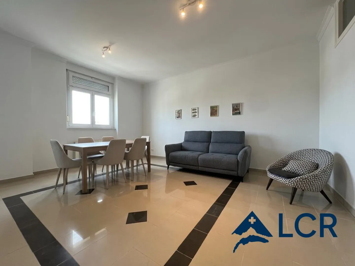 Bellissimo appartamento di 3.5 locali a Veytaux / 2 camere da letto / 1 bagno - Foto 1 di 10