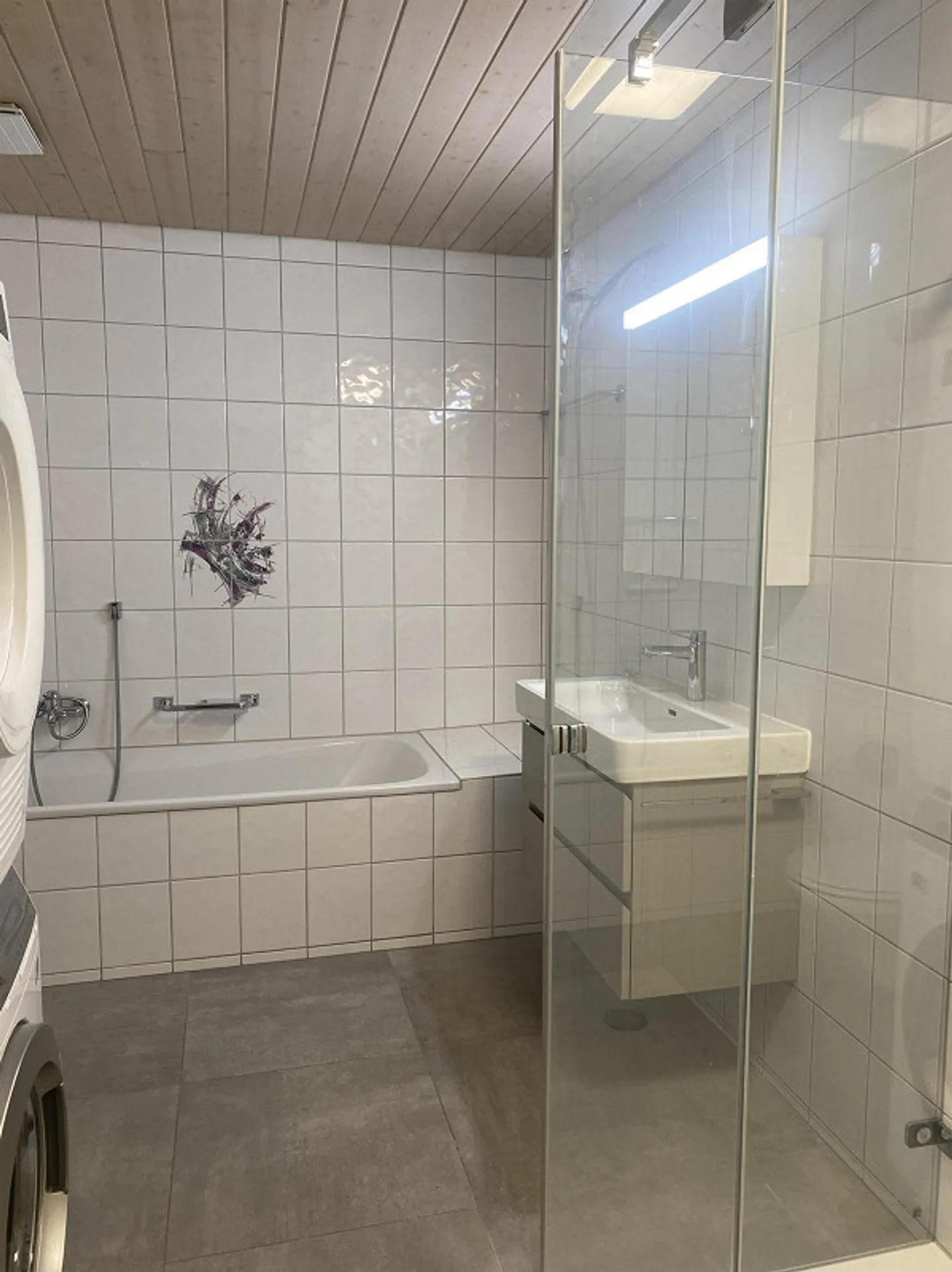 Bright 3.5-room attic apartment with balcony and panoramic view - Photo 7 of 12