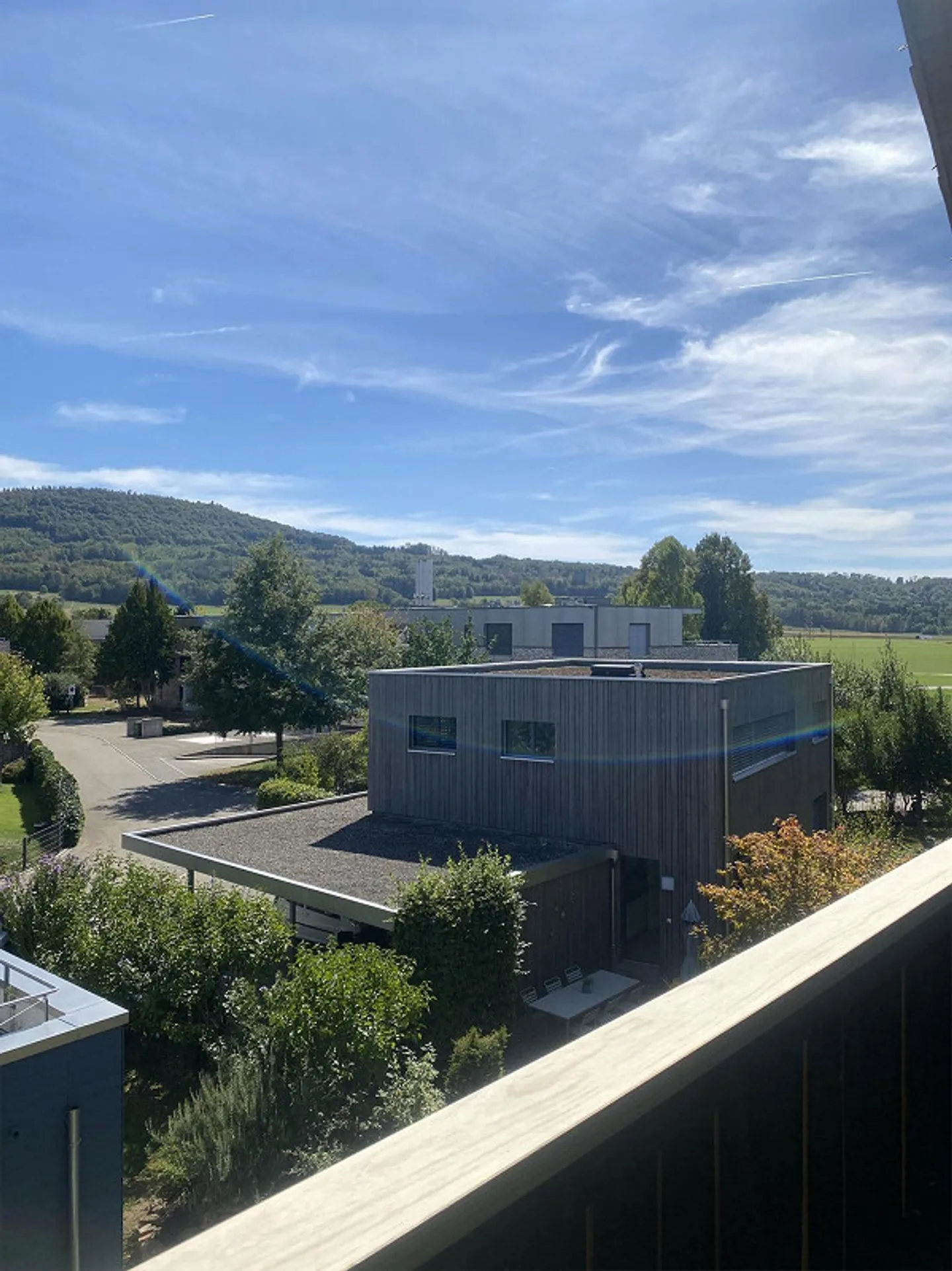 Bright 3.5-room attic apartment with balcony and panoramic view - Photo 10 of 12