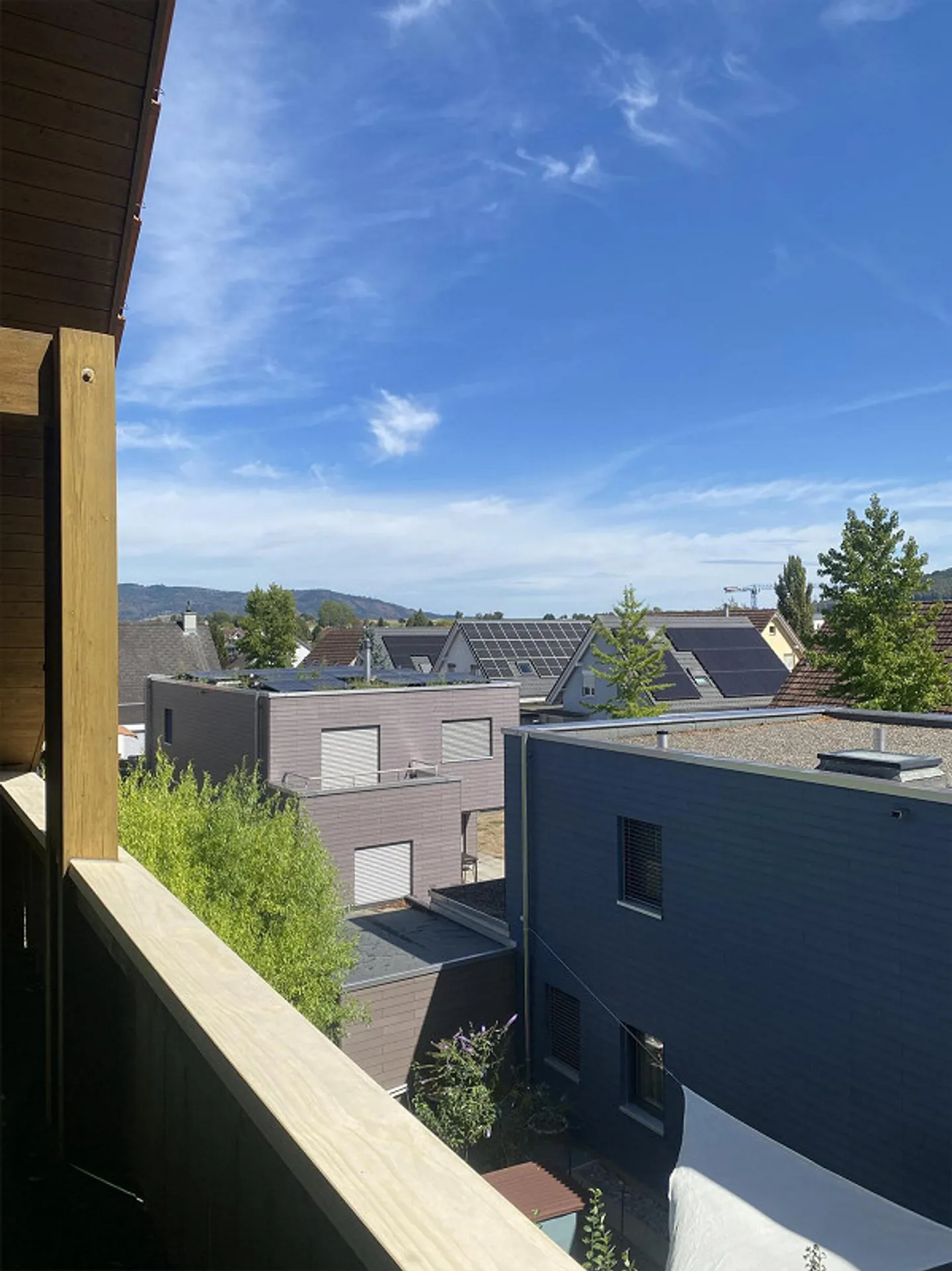 Bright 3.5-room attic apartment with balcony and panoramic view - Photo 11 of 12