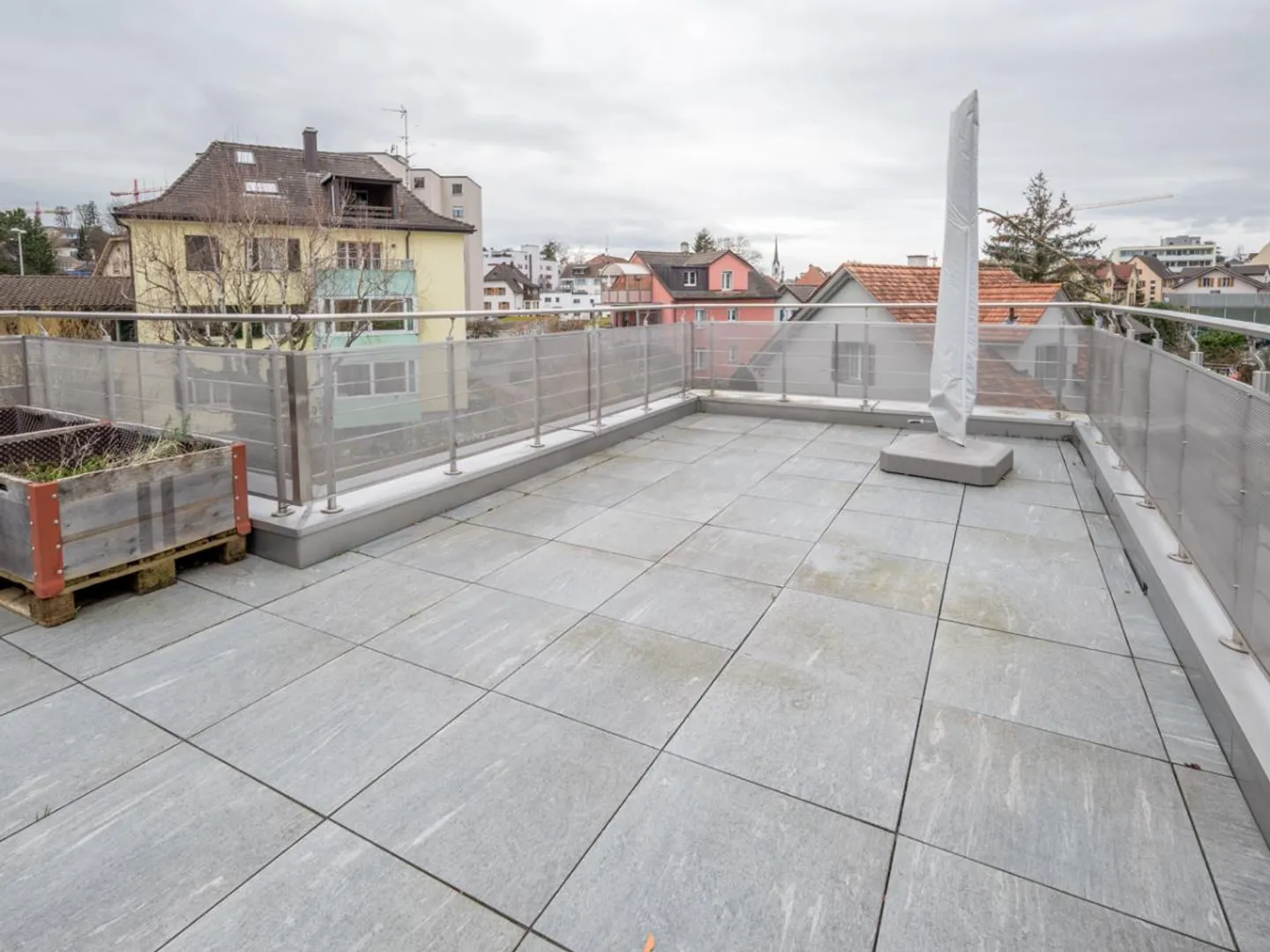 Unique : Appartement en duplex rénové dans un ancien bâtiment avec grande terrasse. - Photo 8 sur 10