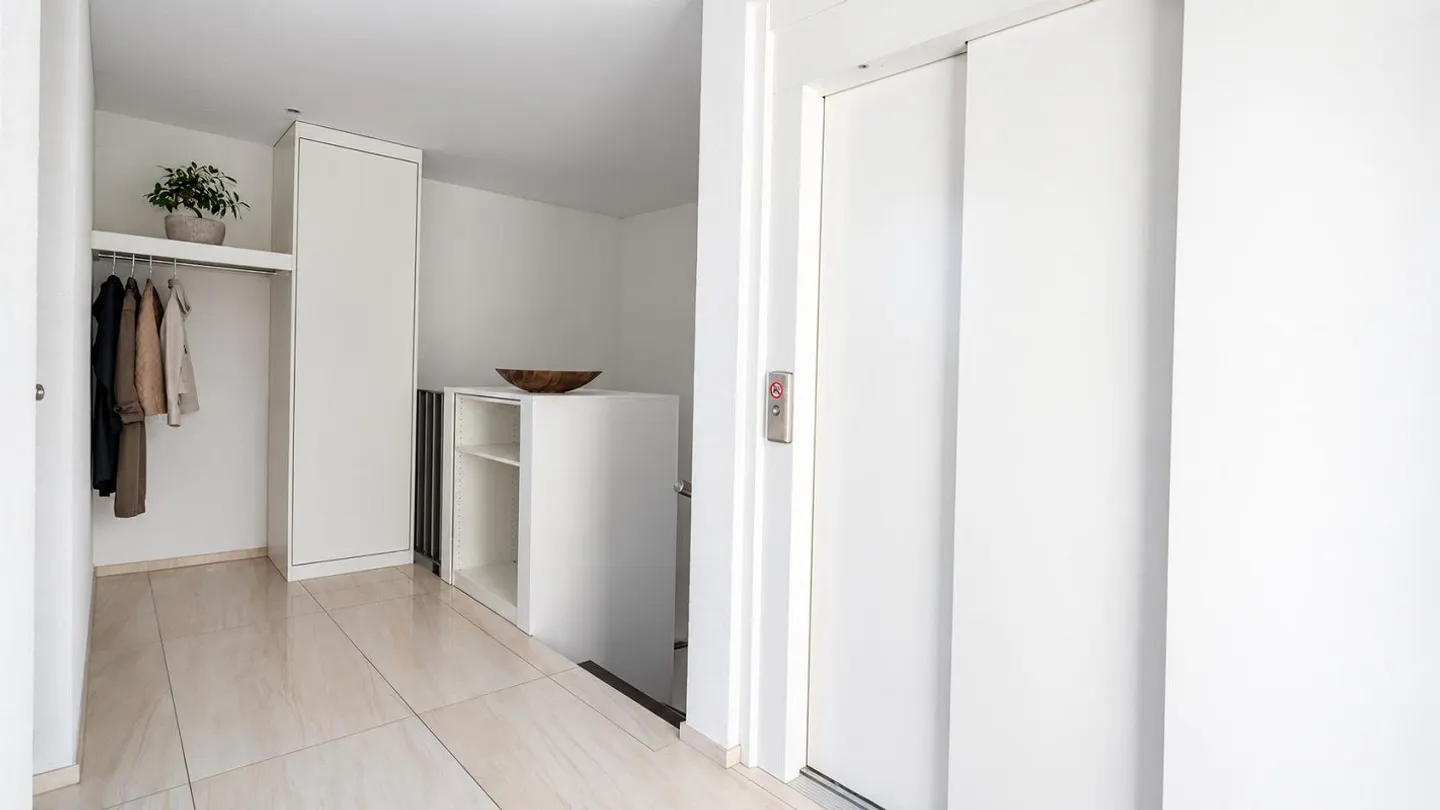Aussergewöhnliches Penthouse mit Bergblick - Foto 4 von 26