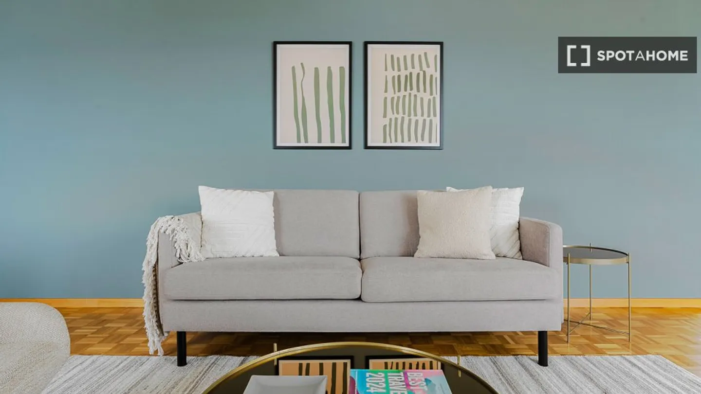 Apartment for rent - Photo 2 of 17