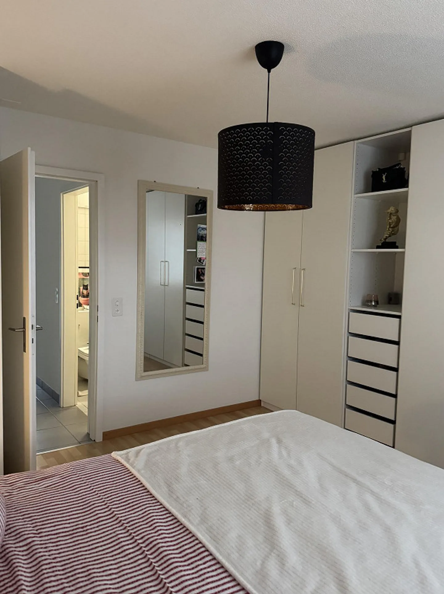 Appartement 2 pièces confortable dans un emplacement attrayant - Photo 7 sur 8