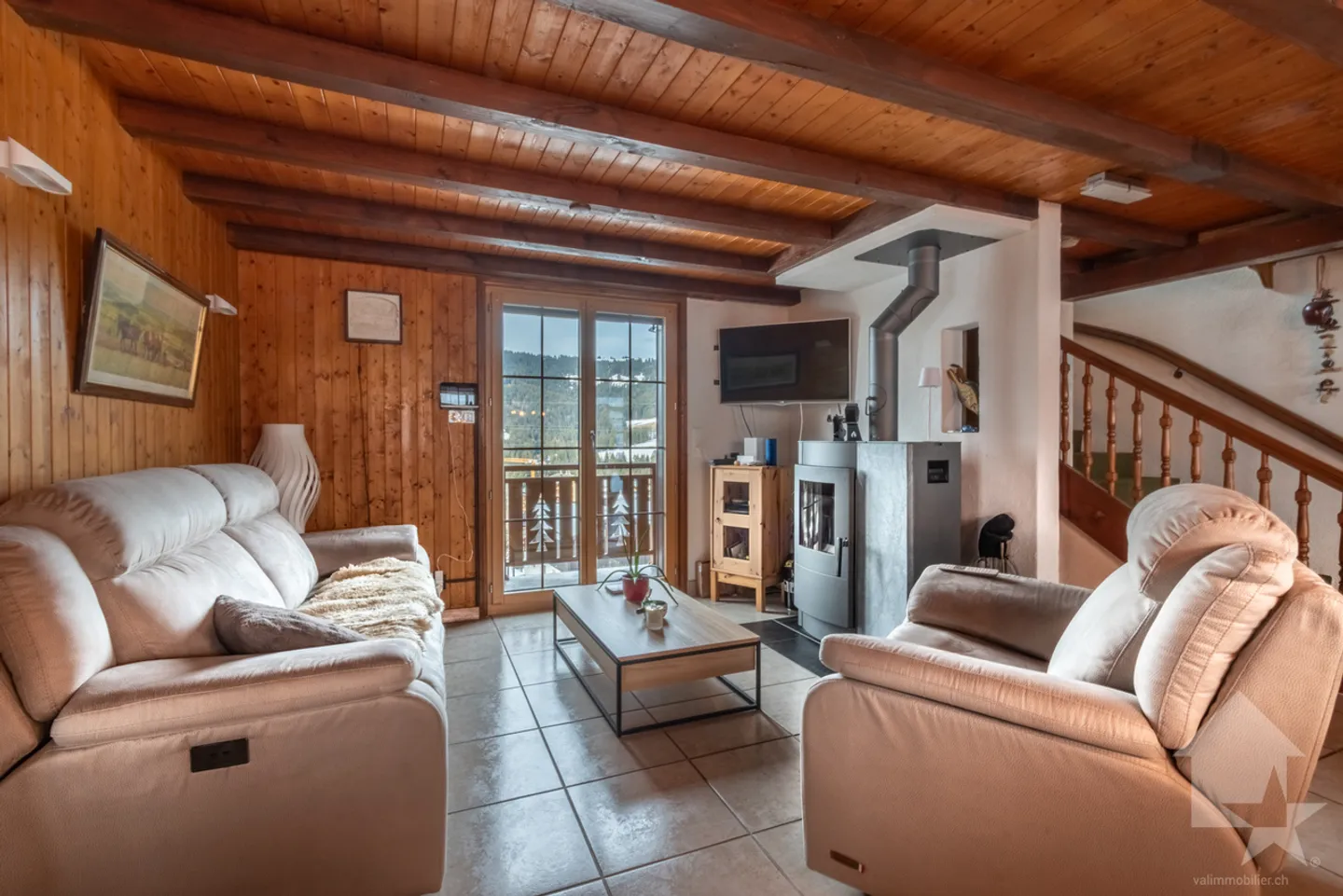 Chalet familial avec 8,5 pièces modernisé et parfaitement entretenu - Photo 2 sur 13