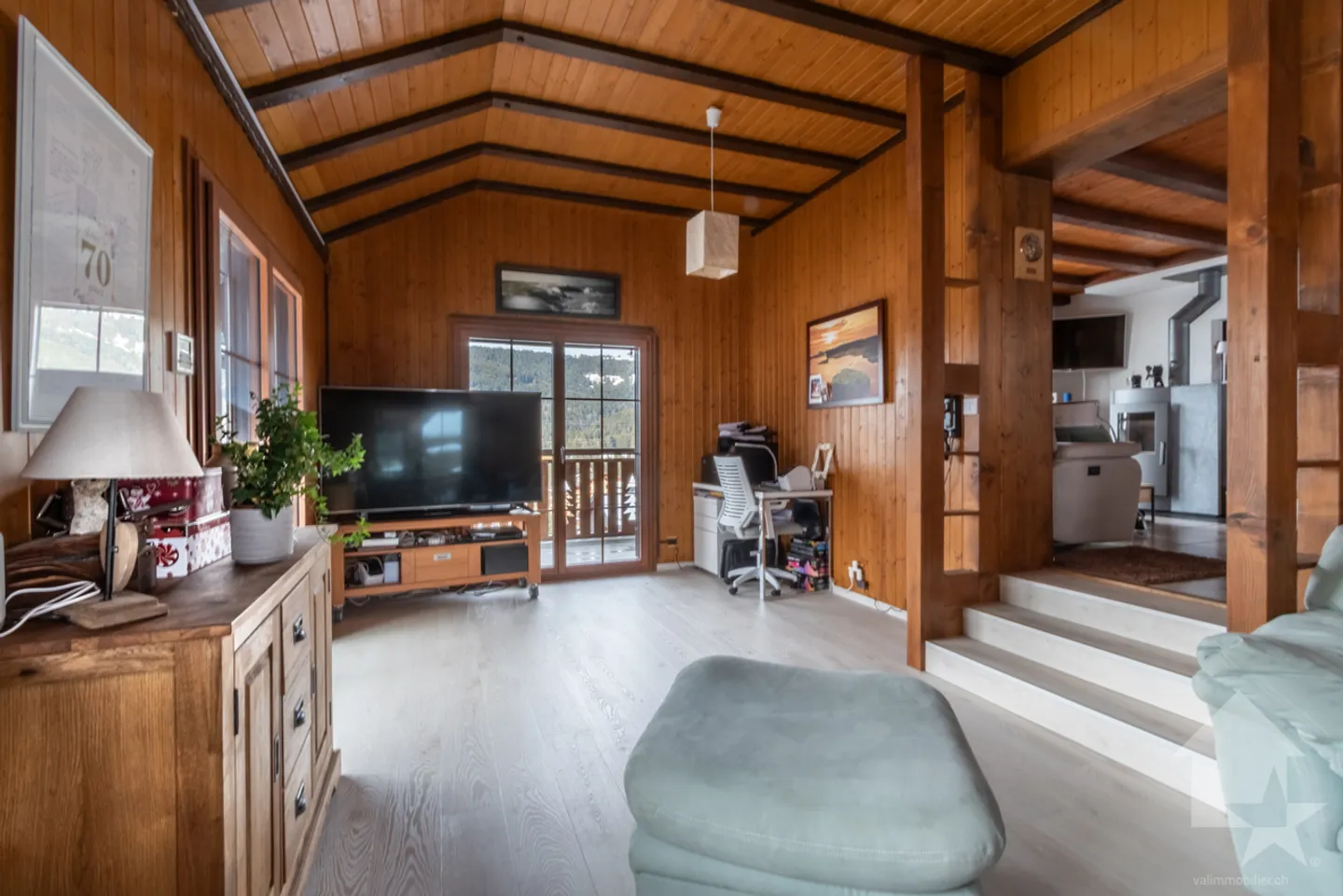 Chalet familial avec 8,5 pièces modernisé et parfaitement entretenu - Photo 4 sur 13