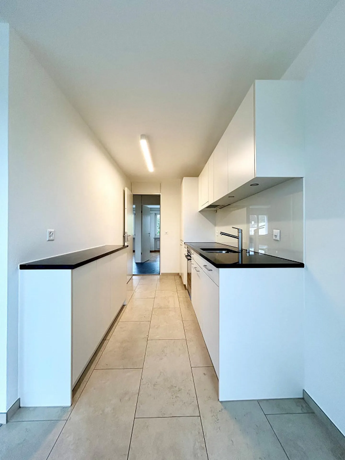 Appartamento 4.5 stanze completamente ristrutturato 84m2 in una posizione centrale - Foto 6 di 9