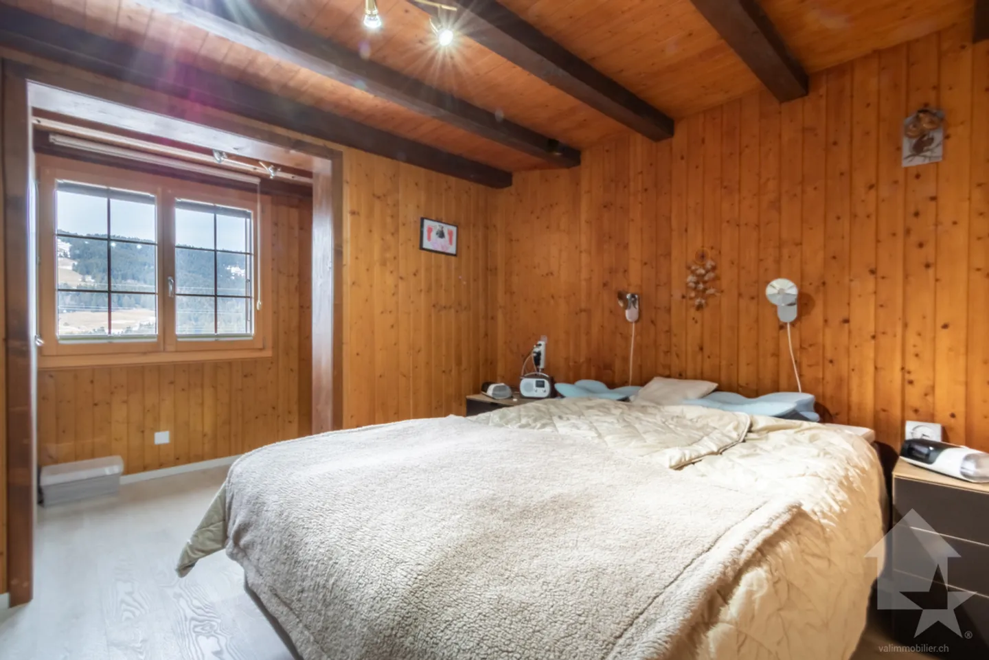 Chalet familial avec 8,5 pièces modernisé et parfaitement entretenu - Photo 6 sur 13