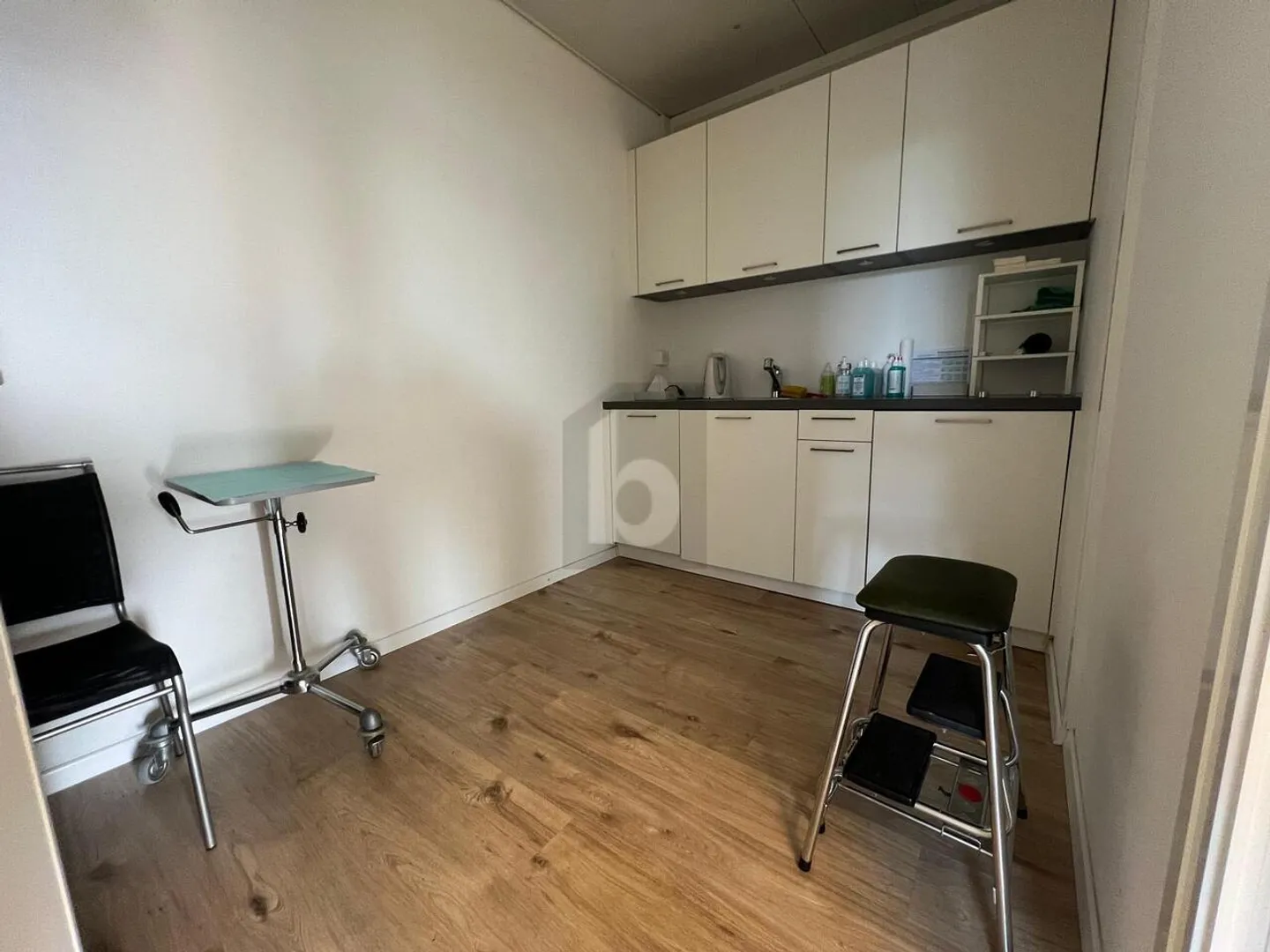 SPAZIO UFFICIO LUMINOSO IN UNA POSIZIONE STRATEGICA - Foto 3 di 6