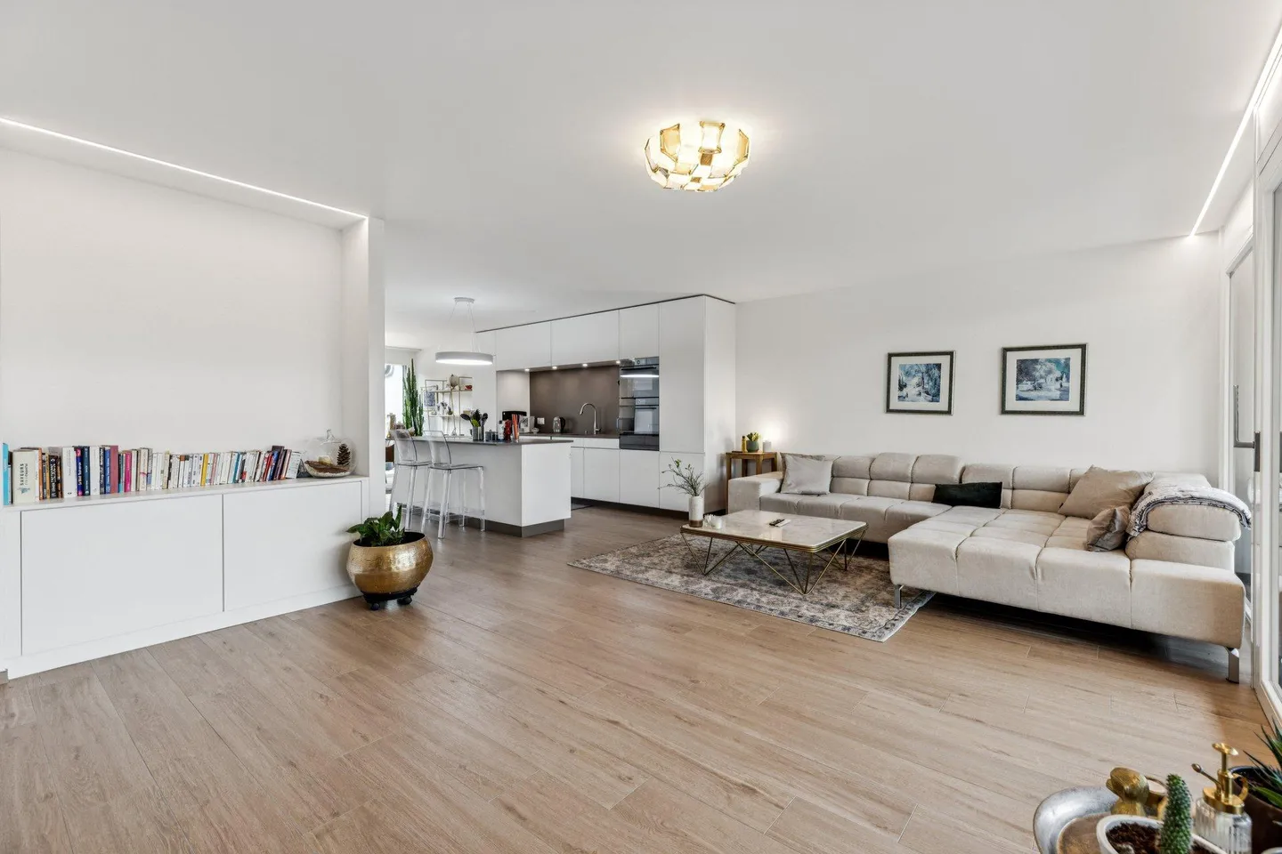 Bellissima casa a schiera in affitto in una zona residenziale - Foto 3 di 18