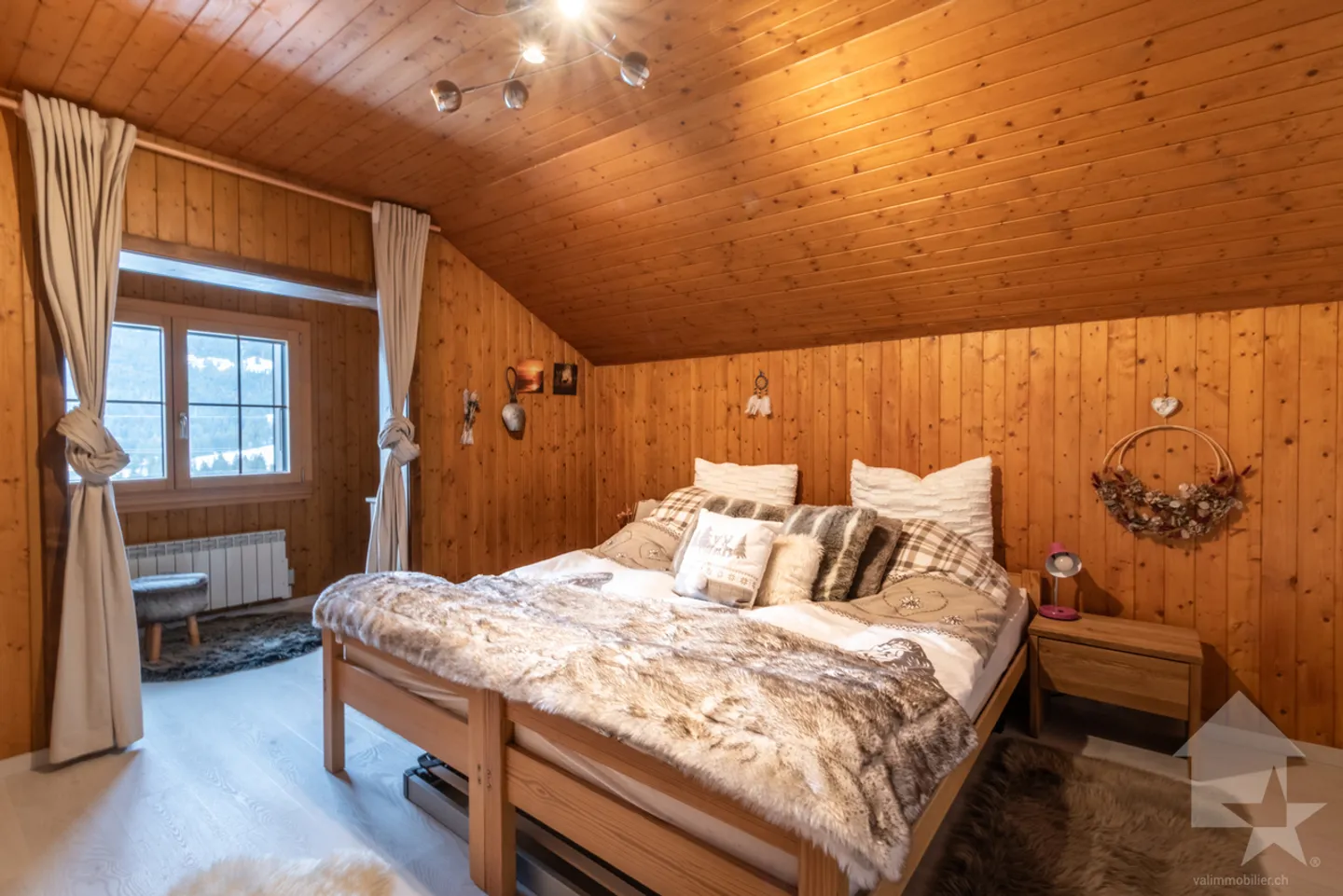 Chalet familial avec 8,5 pièces modernisé et parfaitement entretenu - Photo 8 sur 13