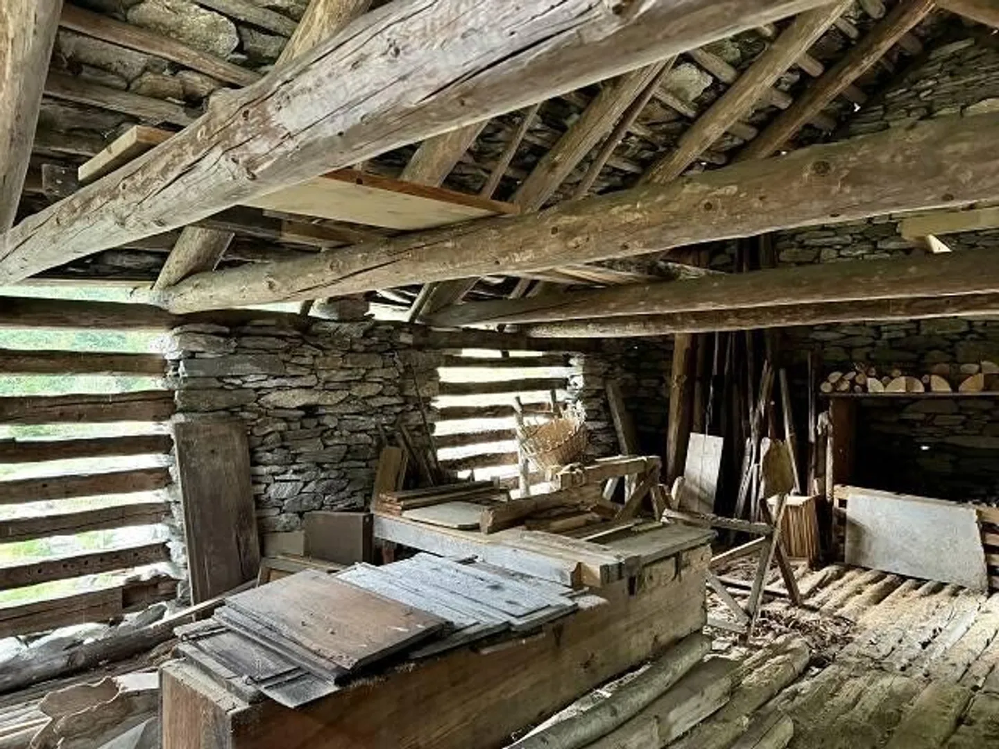 4-room rustic to be developed with plenty of flat meadow land - Photo 4 of 12