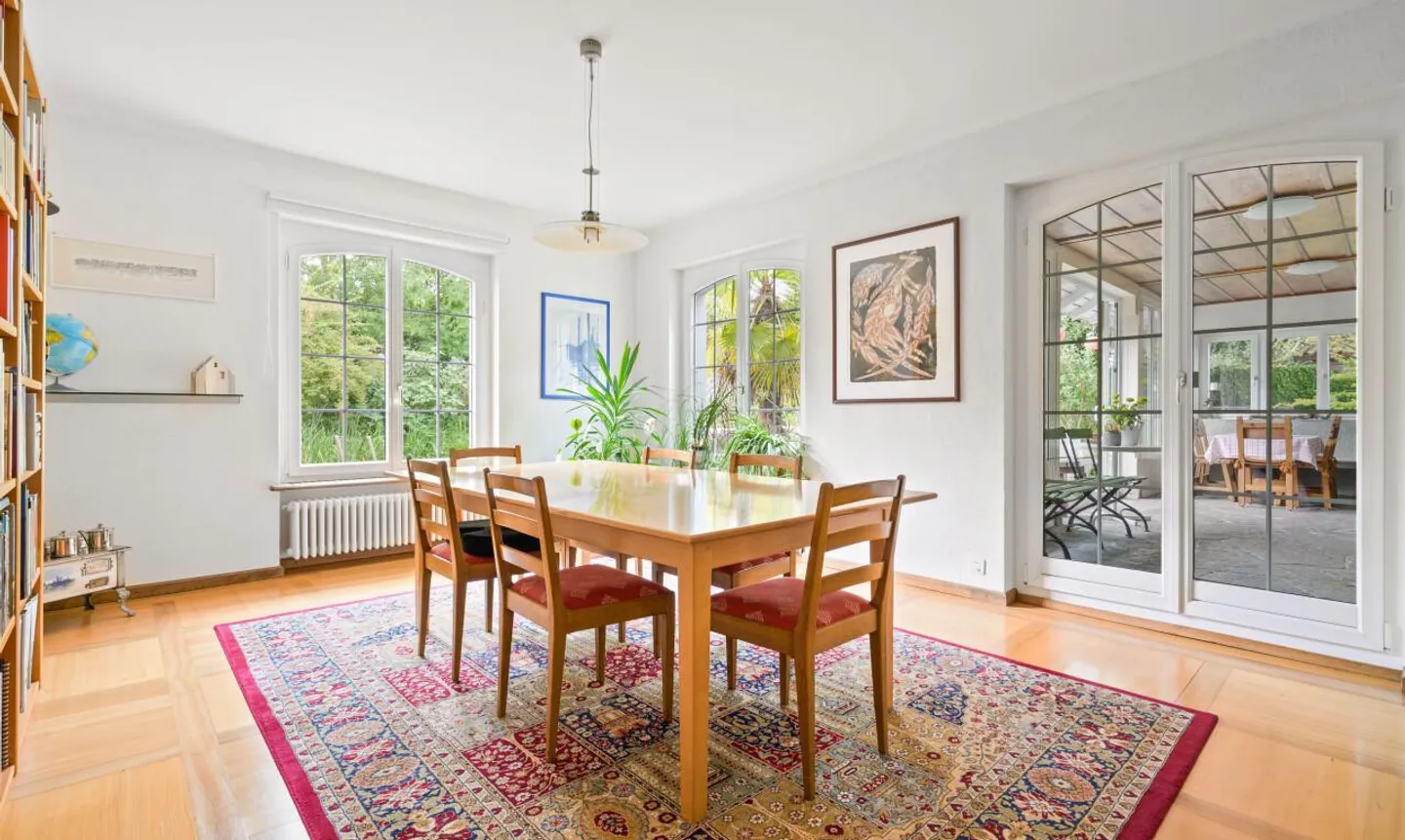 Casa di 12 stanze con oasi di giardino e molto spazio - Foto 3 di 11