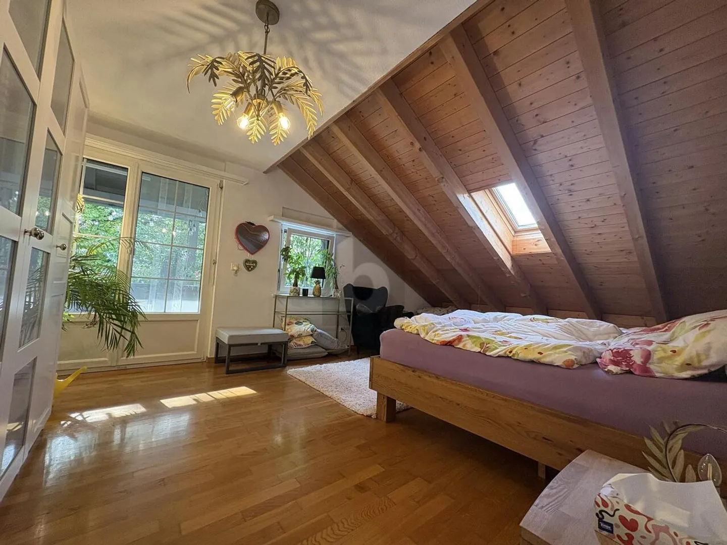 BEAUTIFUL, SPACIOUS WITH LOTS OF CHARM (LIMITED) - Photo 4 of 6