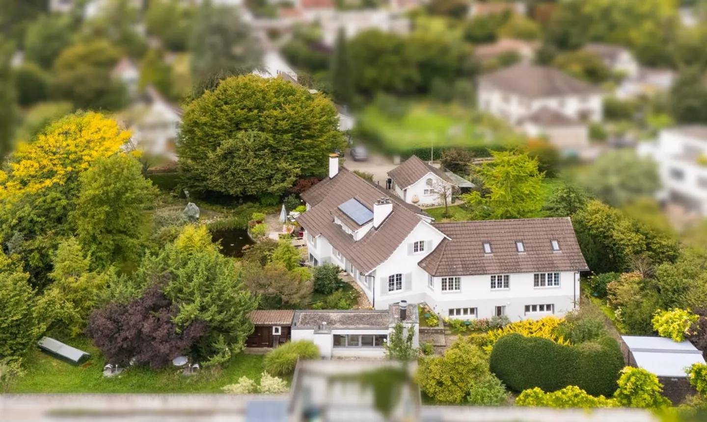 Casa di 12 stanze con oasi di giardino e molto spazio - Foto 1 di 11