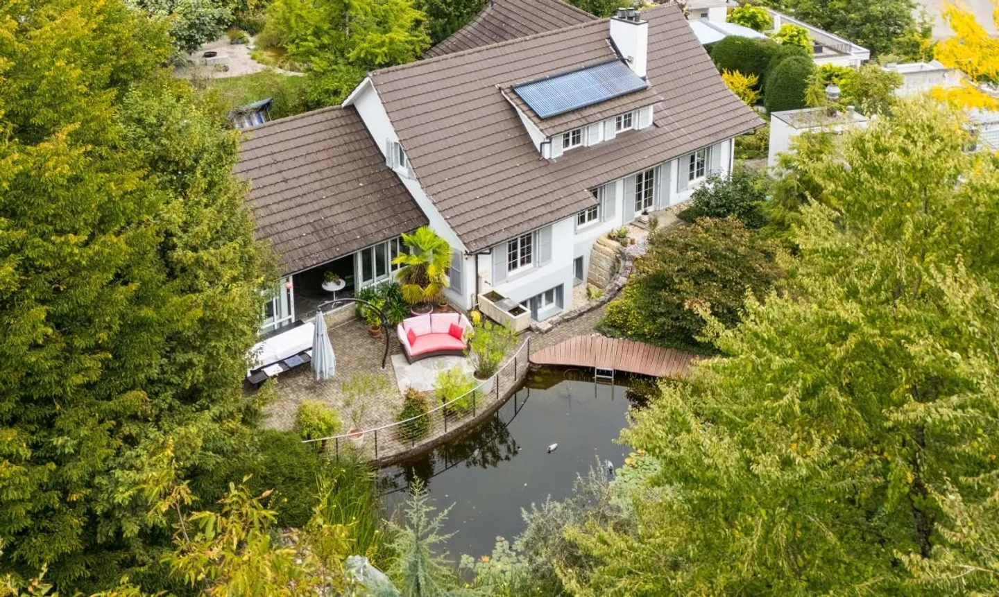 Casa di 12 stanze con oasi di giardino e molto spazio - Foto 2 di 11