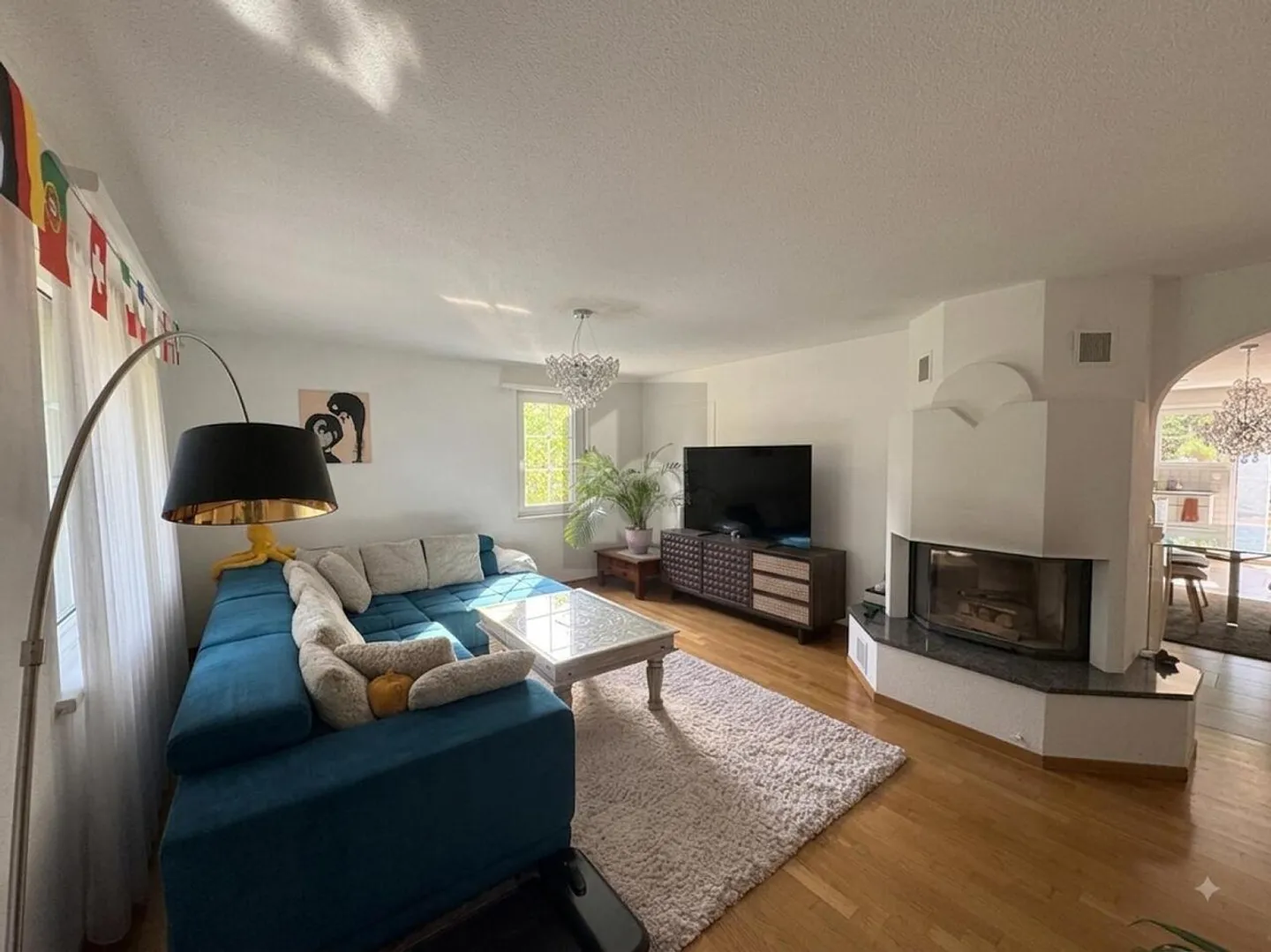 BEAUTIFUL, SPACIOUS WITH LOTS OF CHARM (LIMITED) - Photo 3 of 6