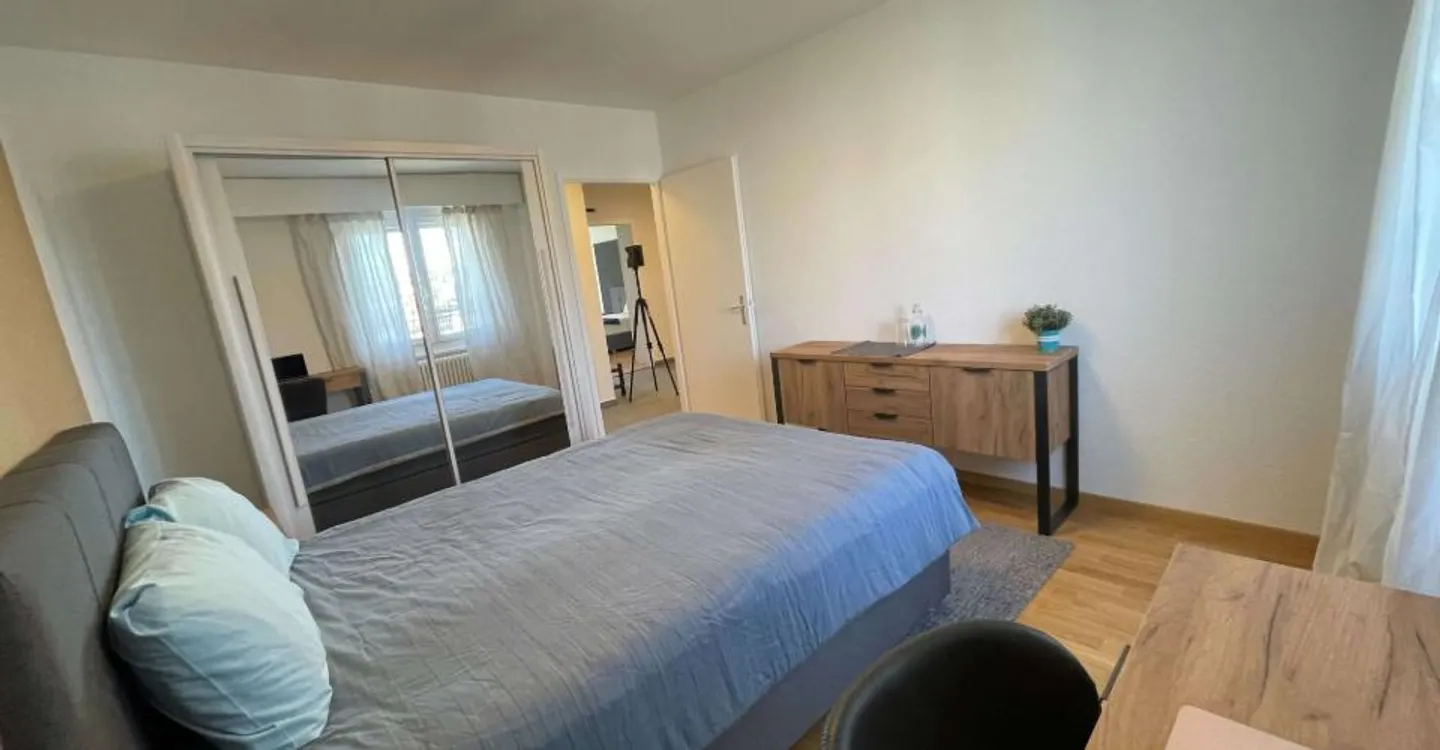 Furnished room in modernised apartment in a top location - Photo 6 of 19