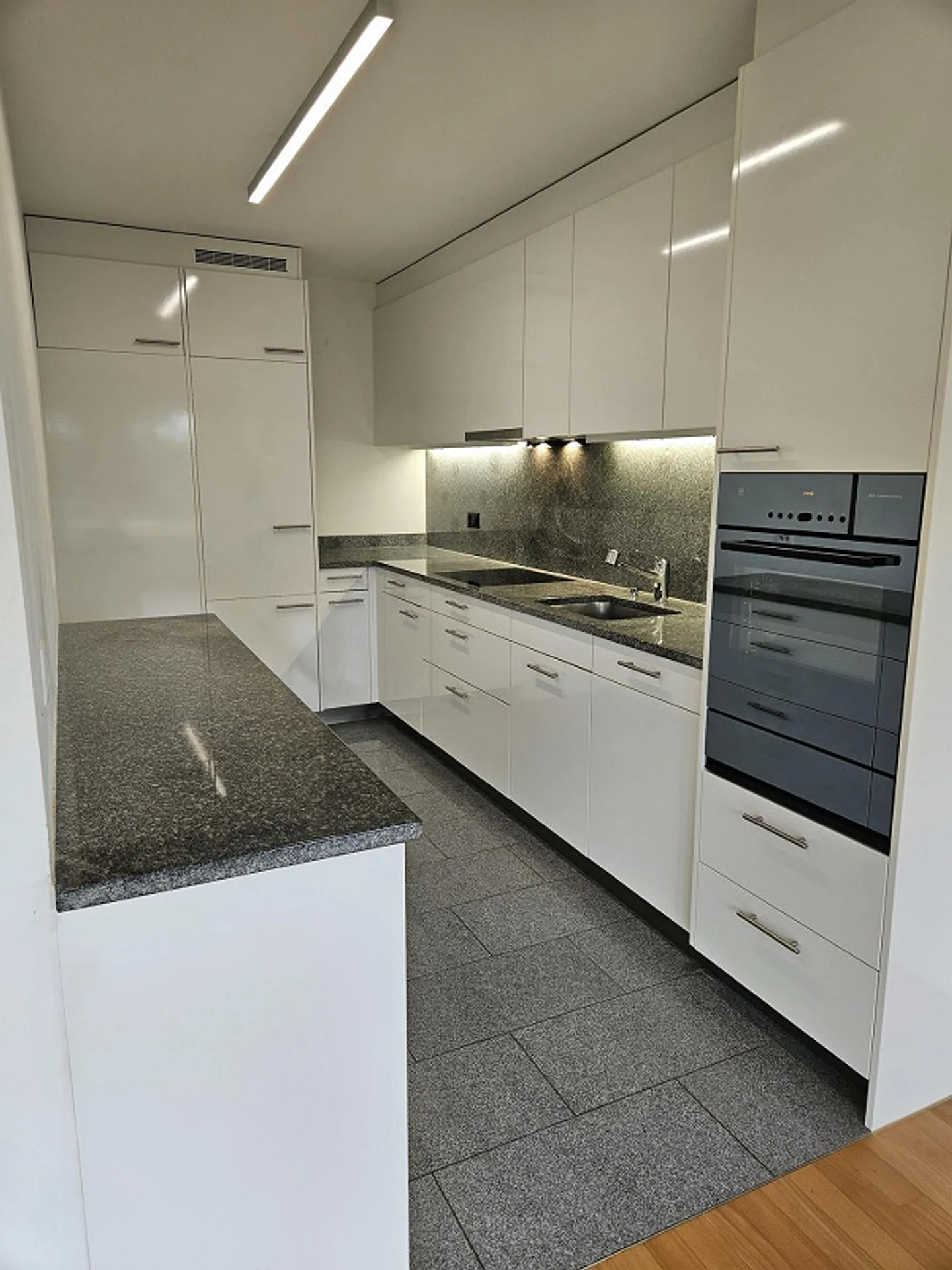 Charmante appartement 3.5 pièces avec garage à Birmensdorf - Photo 1 sur 15