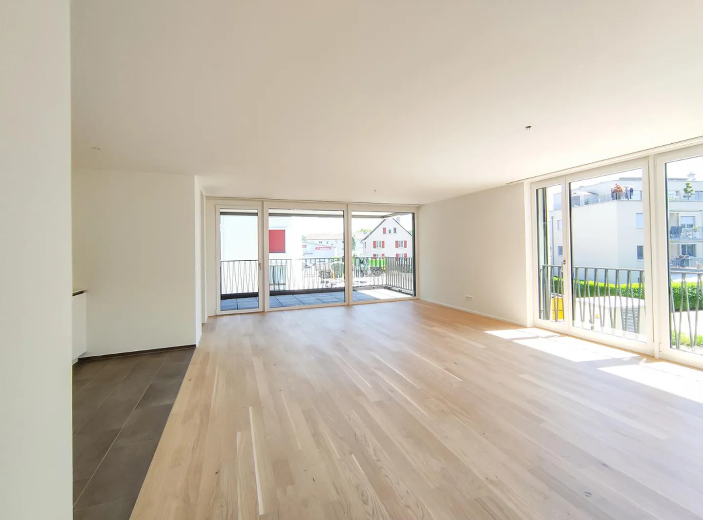 Ankündigung "Neuwertige 4.5 Zimmer Wohnung an bevorzugter Wohnlage... - Photo 3 of 13