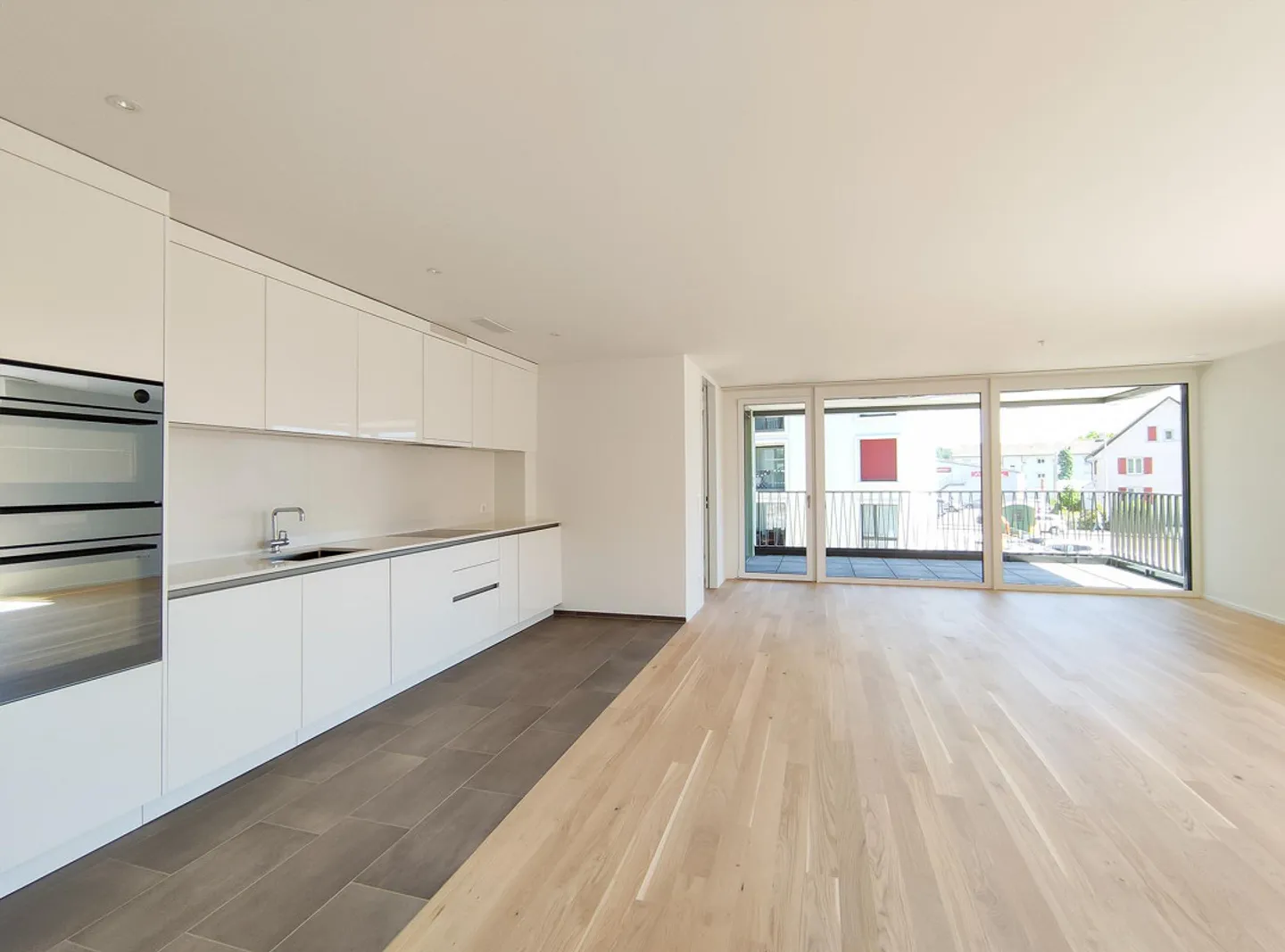 Ankündigung "Neuwertige 4.5 Zimmer Wohnung an bevorzugter Wohnlage... - Photo 4 of 13