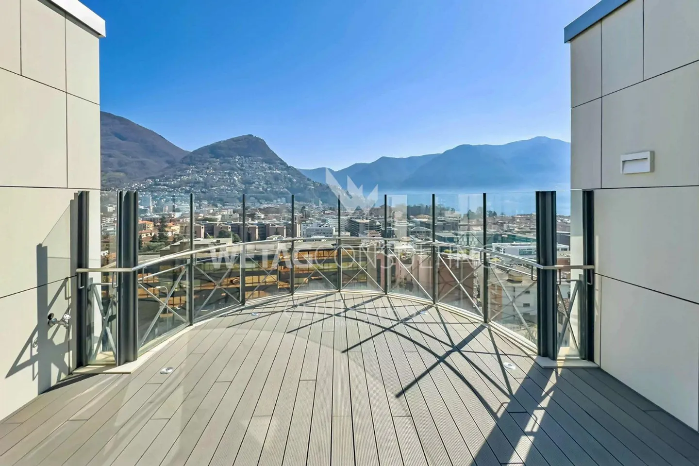 Lugano: Attico moderno con vista sulla città e sul lago di Lugano... - Foto 2 di 12