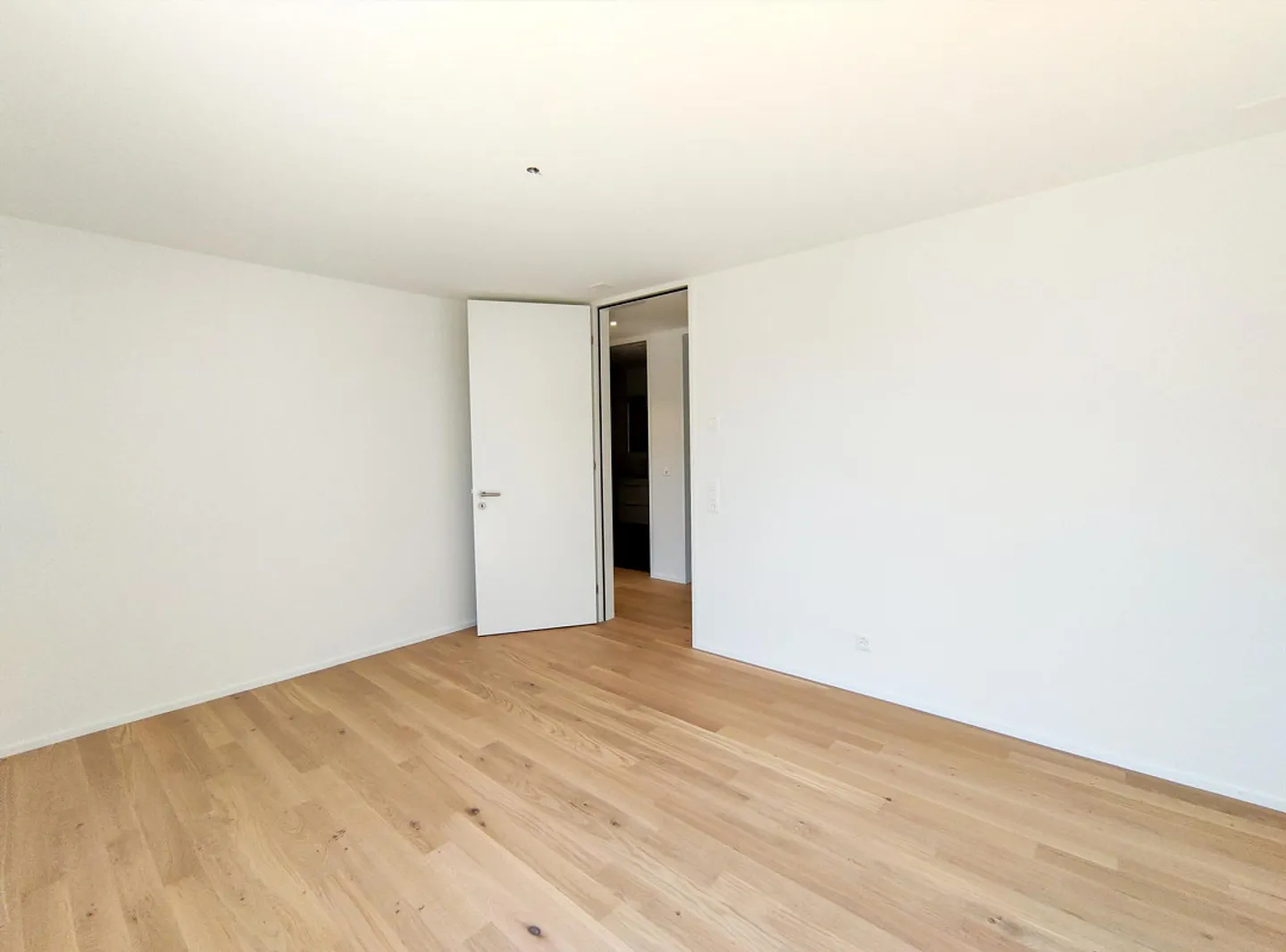 Ankündigung "Neuwertige 4.5 Zimmer Wohnung an bevorzugter Wohnlage... - Photo 11 of 13