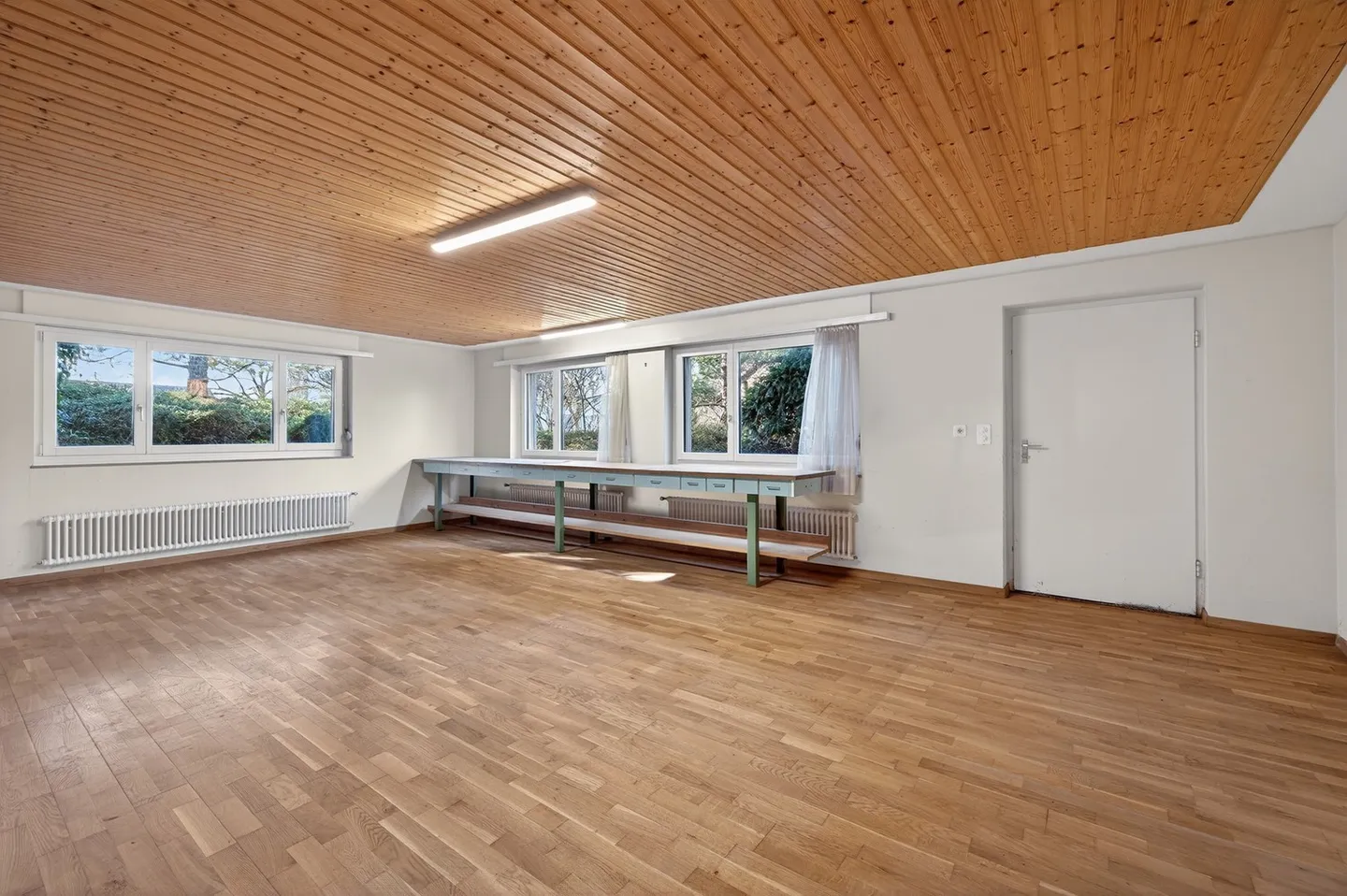 Spaziosa felicità con piscina e grande potenziale a Opfikon - Foto 10 di 10